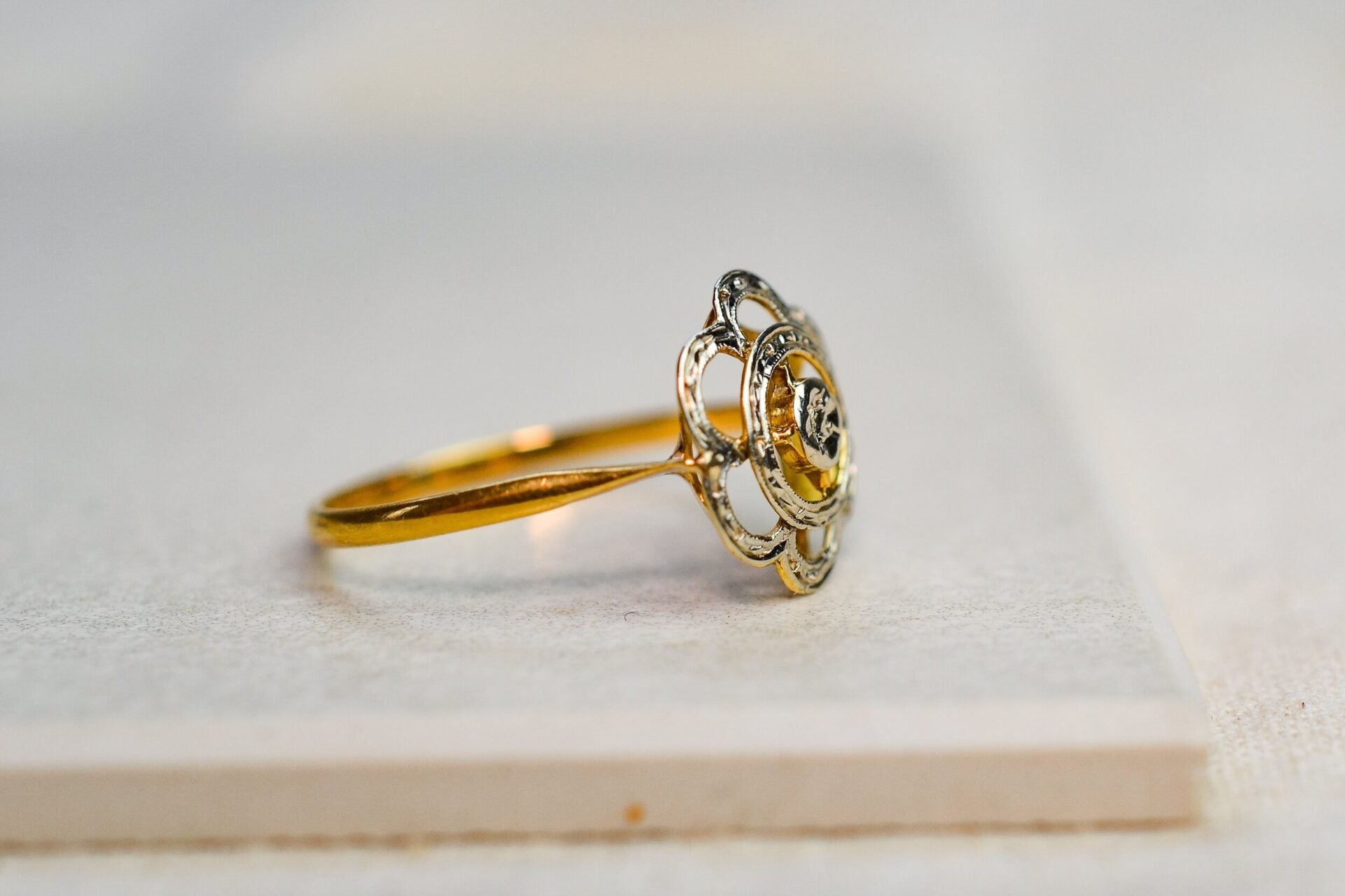 Bague fleur ajourée 2 Ors
