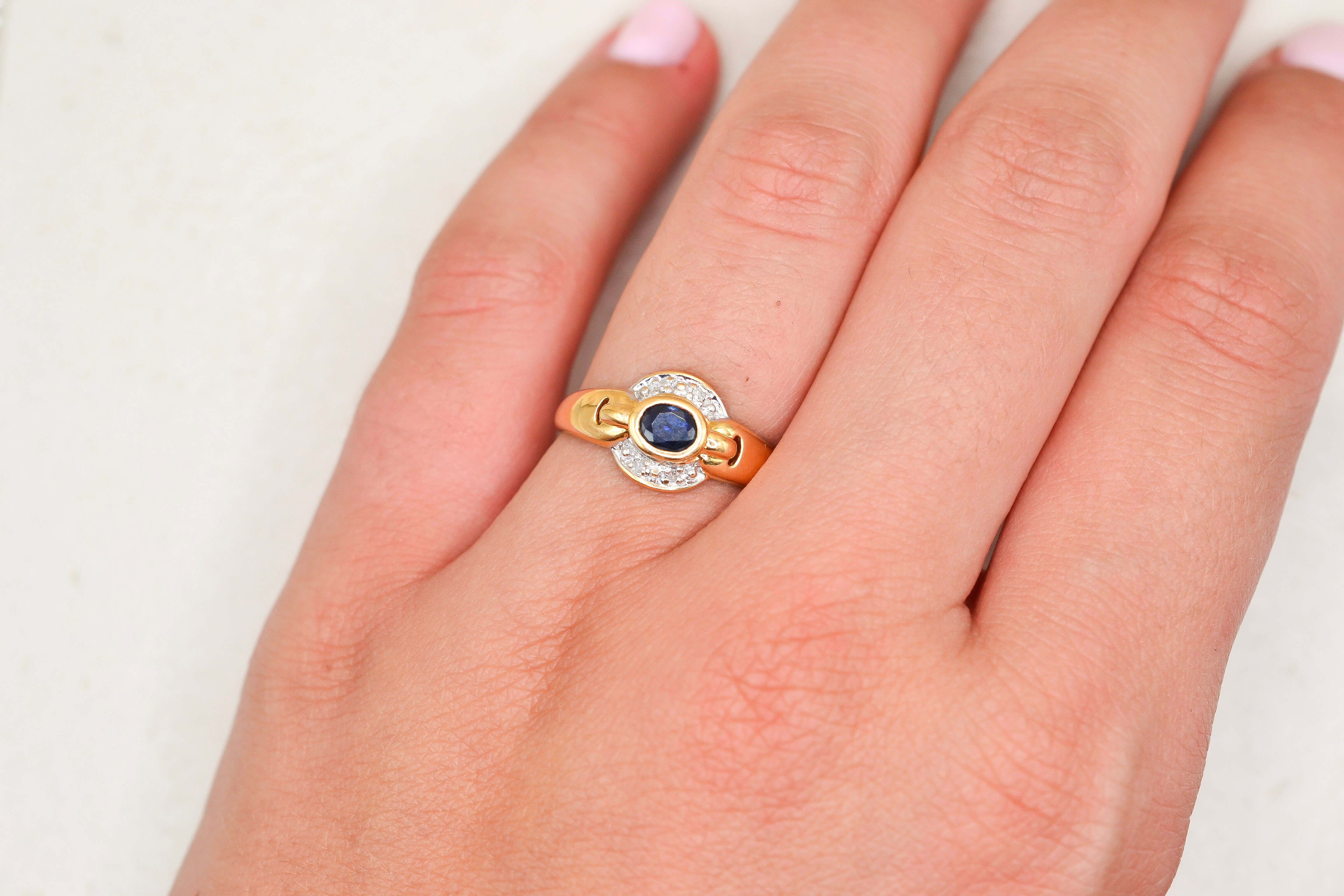 Bague Saphir Serti Clos & Diamants