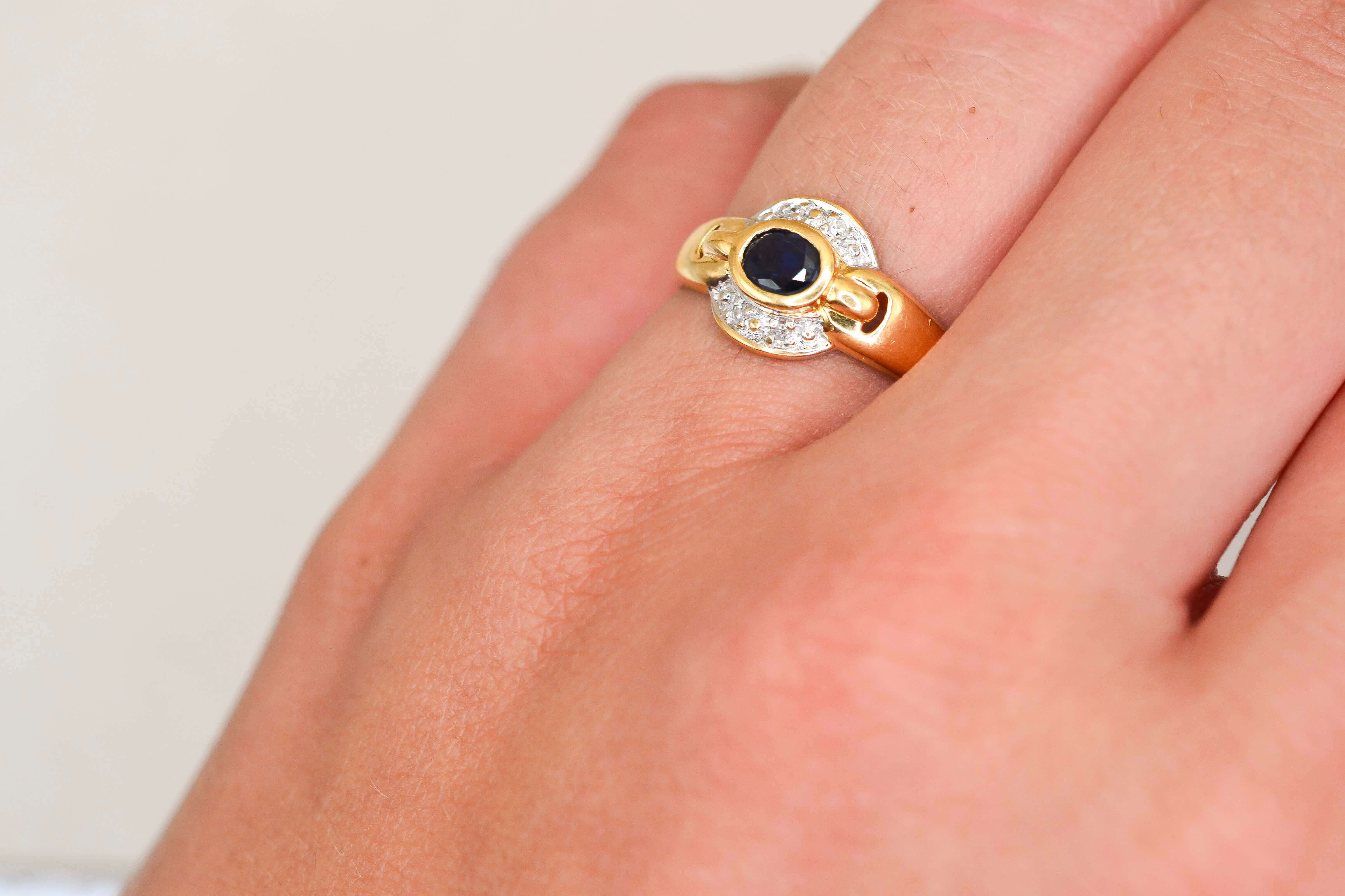 Bague Saphir Serti Clos & Diamants