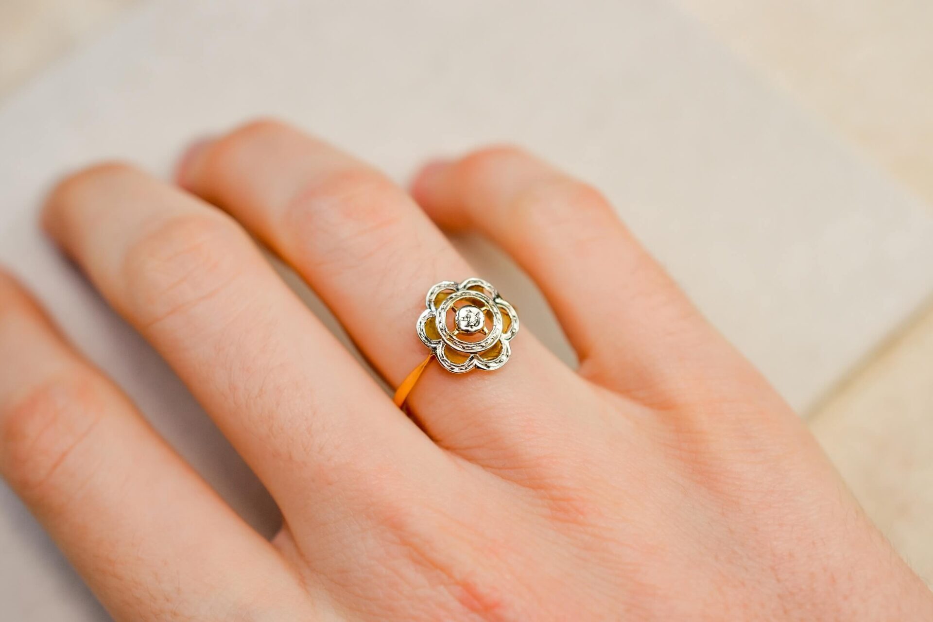 Bague fleur ajourée 2 Ors