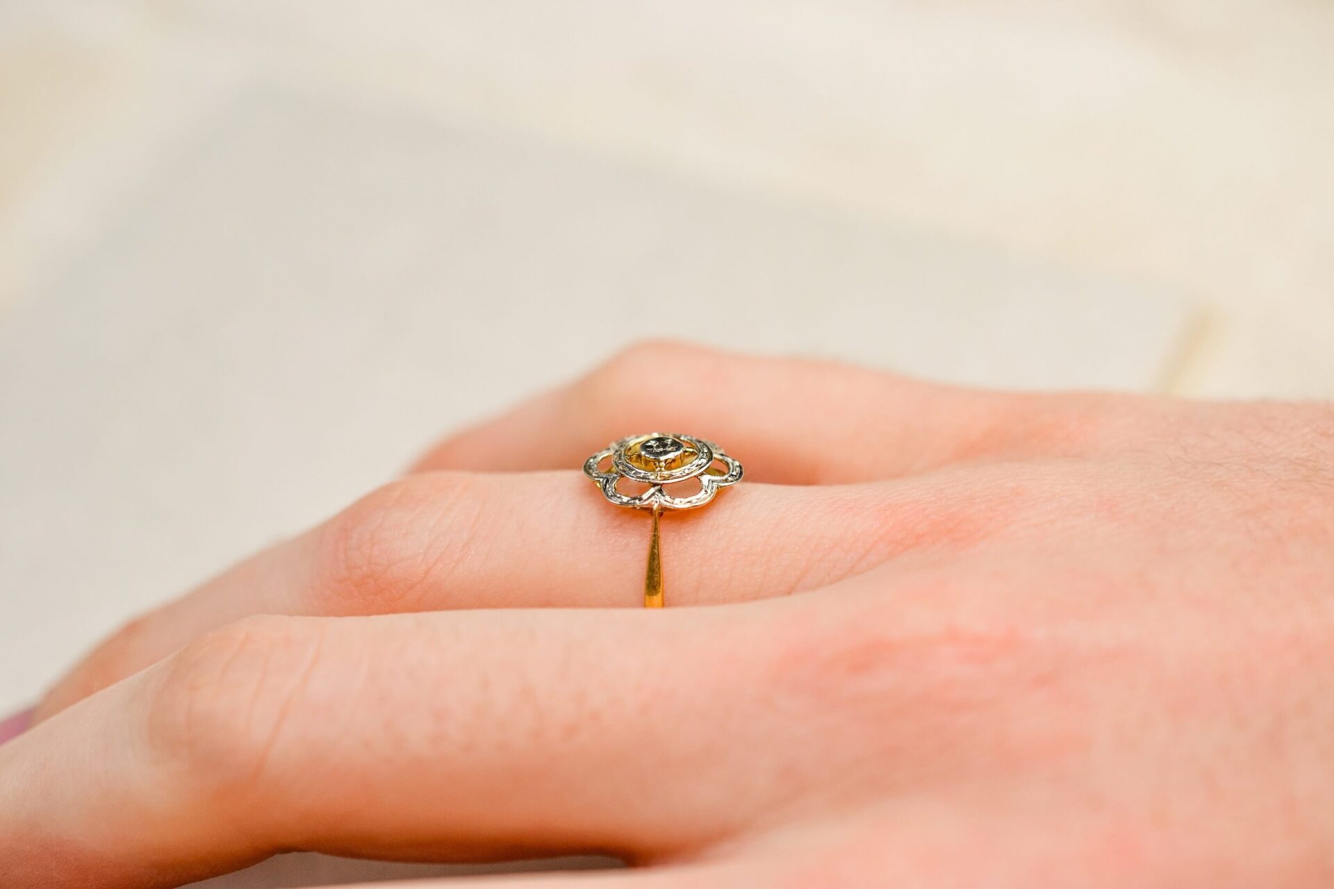 Bague fleur ajourée 2 Ors