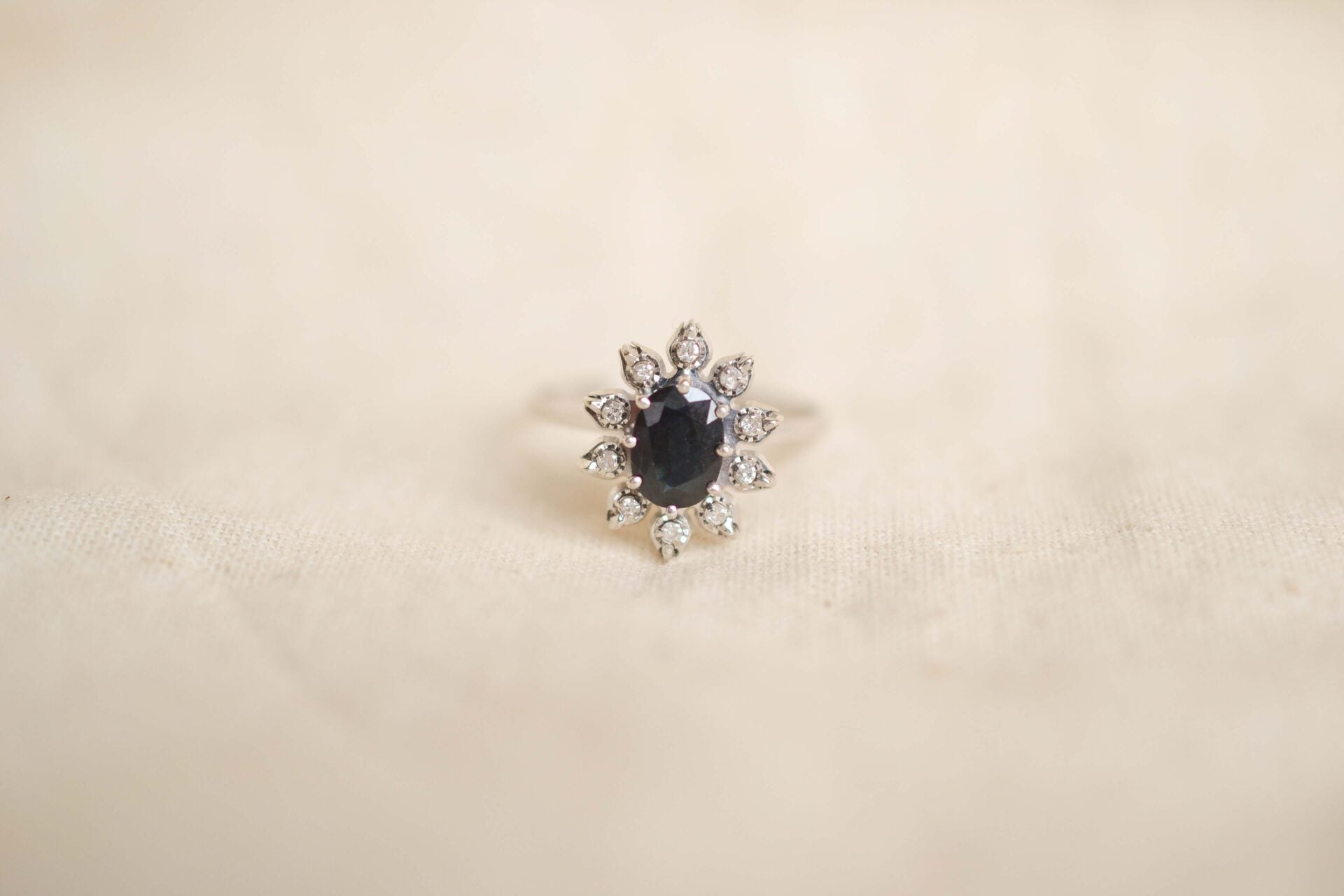 Bague Marguerite Or Blanc Saphir