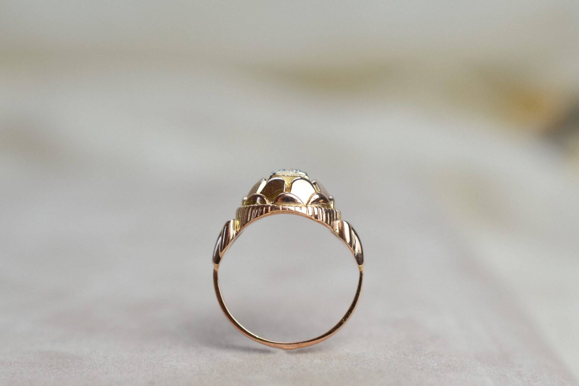 Bague circulaire style Tank Oxyde