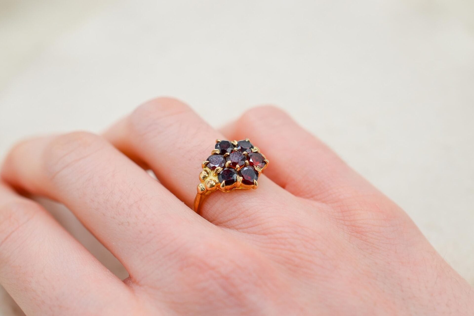 Bague Marguerite Grenats
