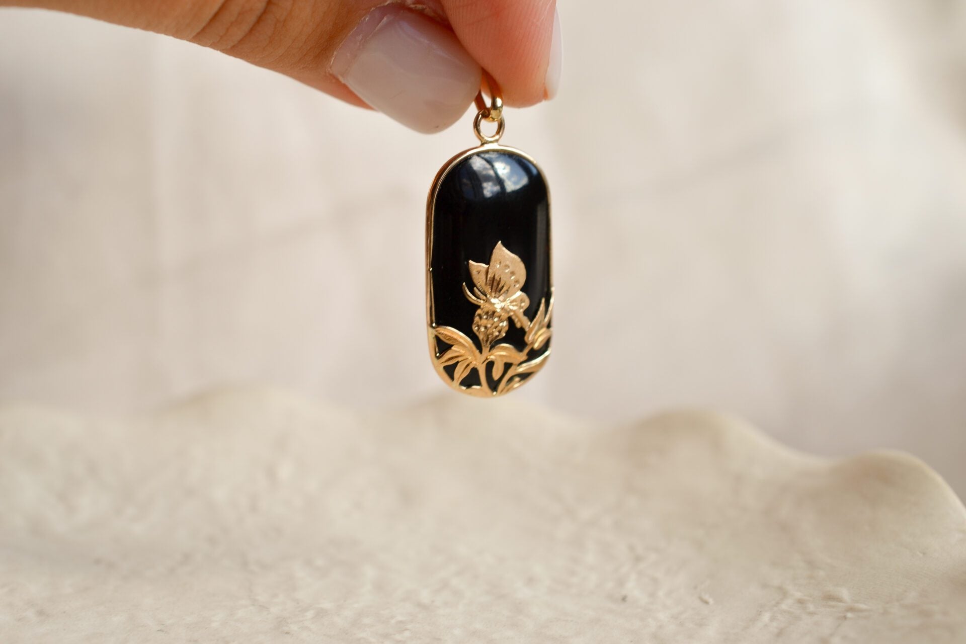 Pendentif en Or et Onyx ovale