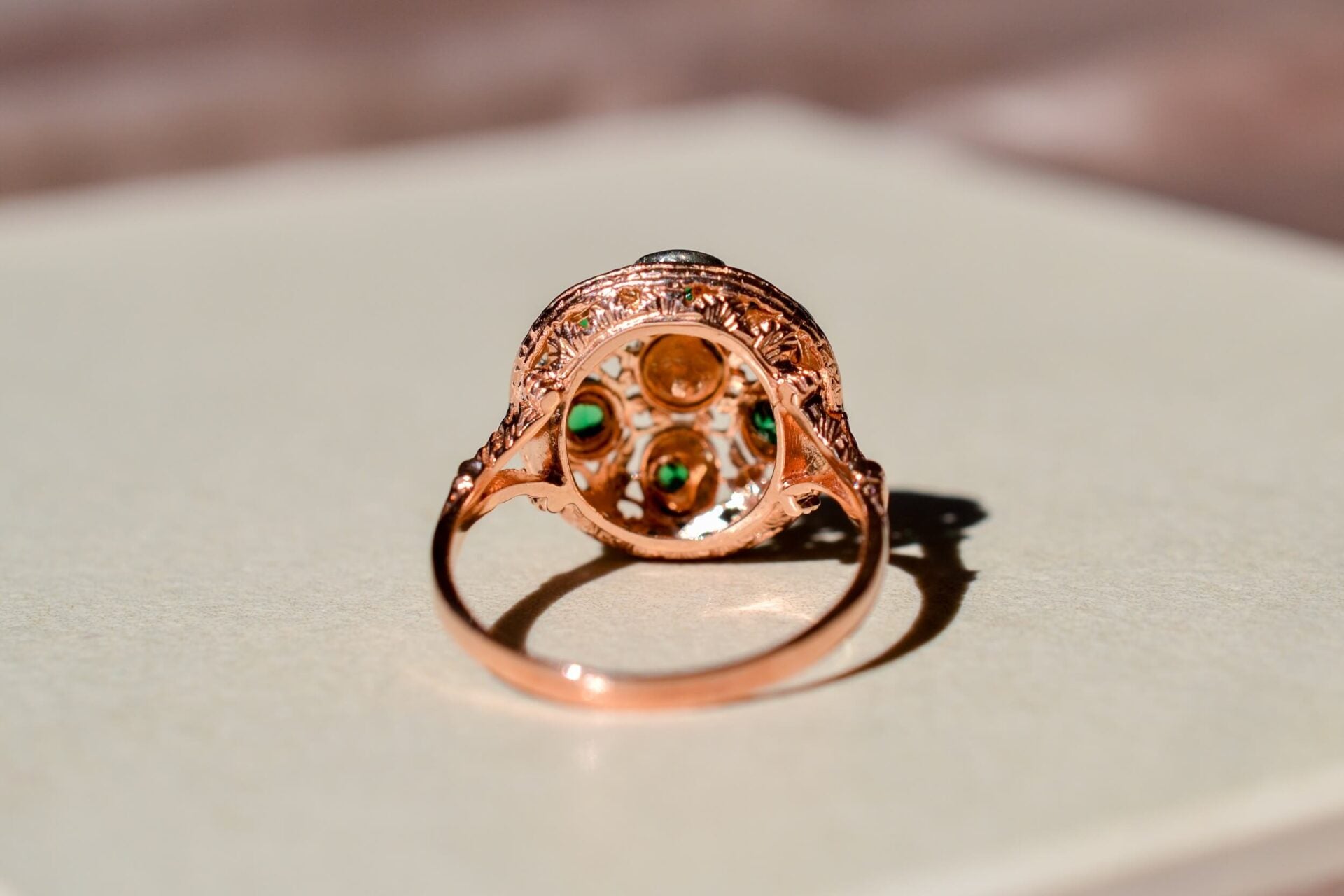 Bague dôme Or rose Emeraudes