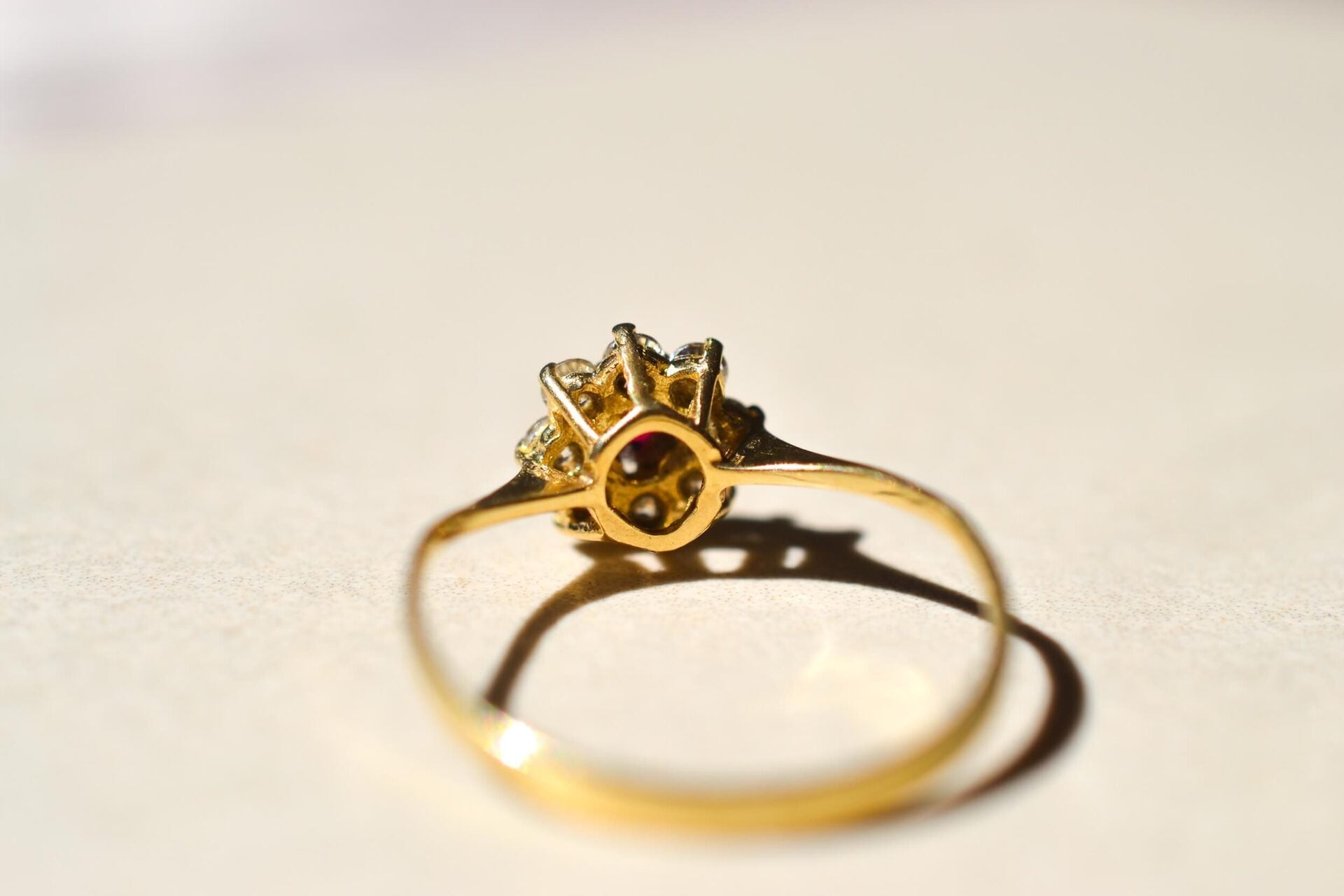 Bague Marguerite Rubis Verneuil Oxydes