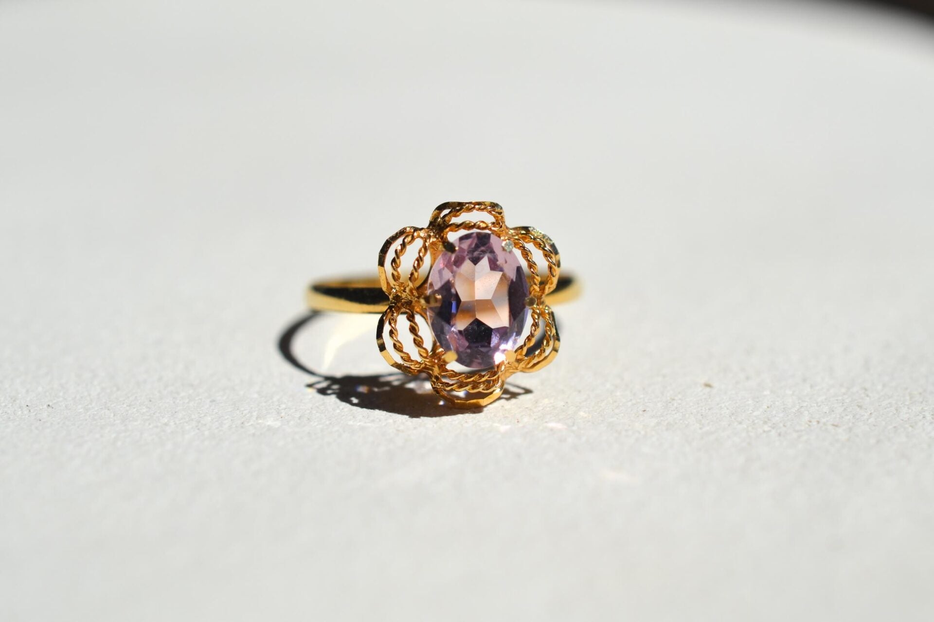 Bague fleur ciselée Améthyste