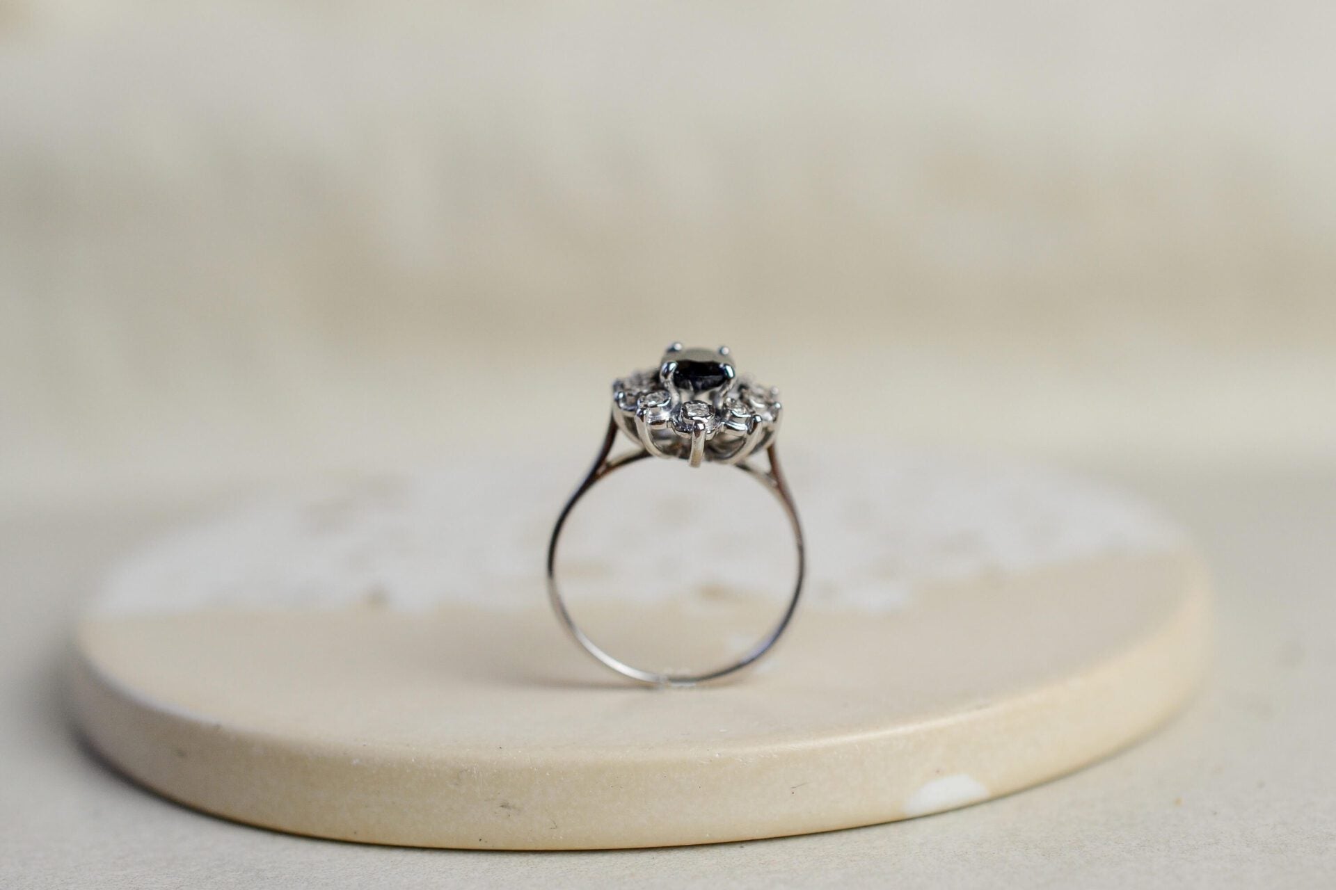 Bague Marguerite Or blanc Saphir