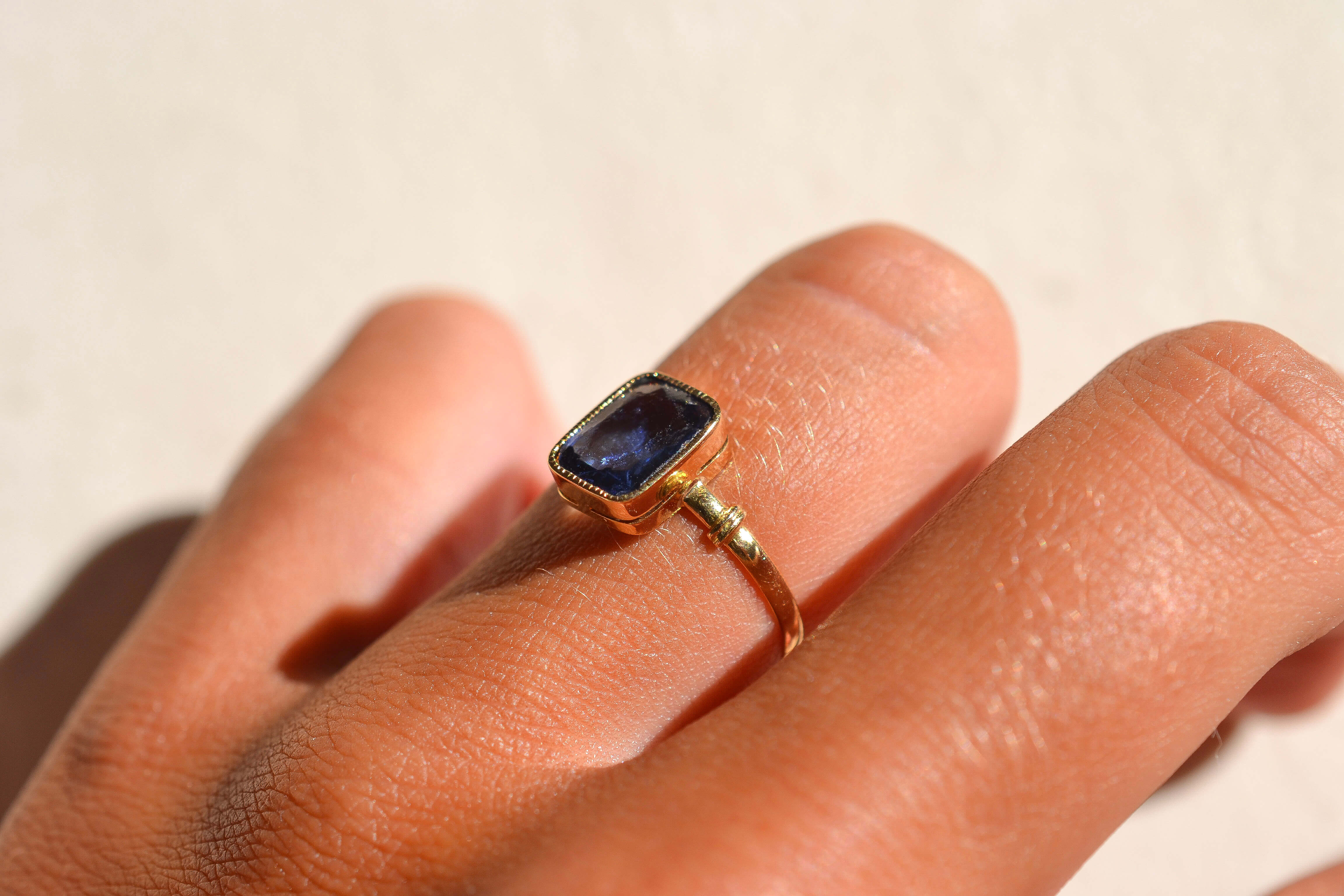 Bague pierre bleue rectangulaire