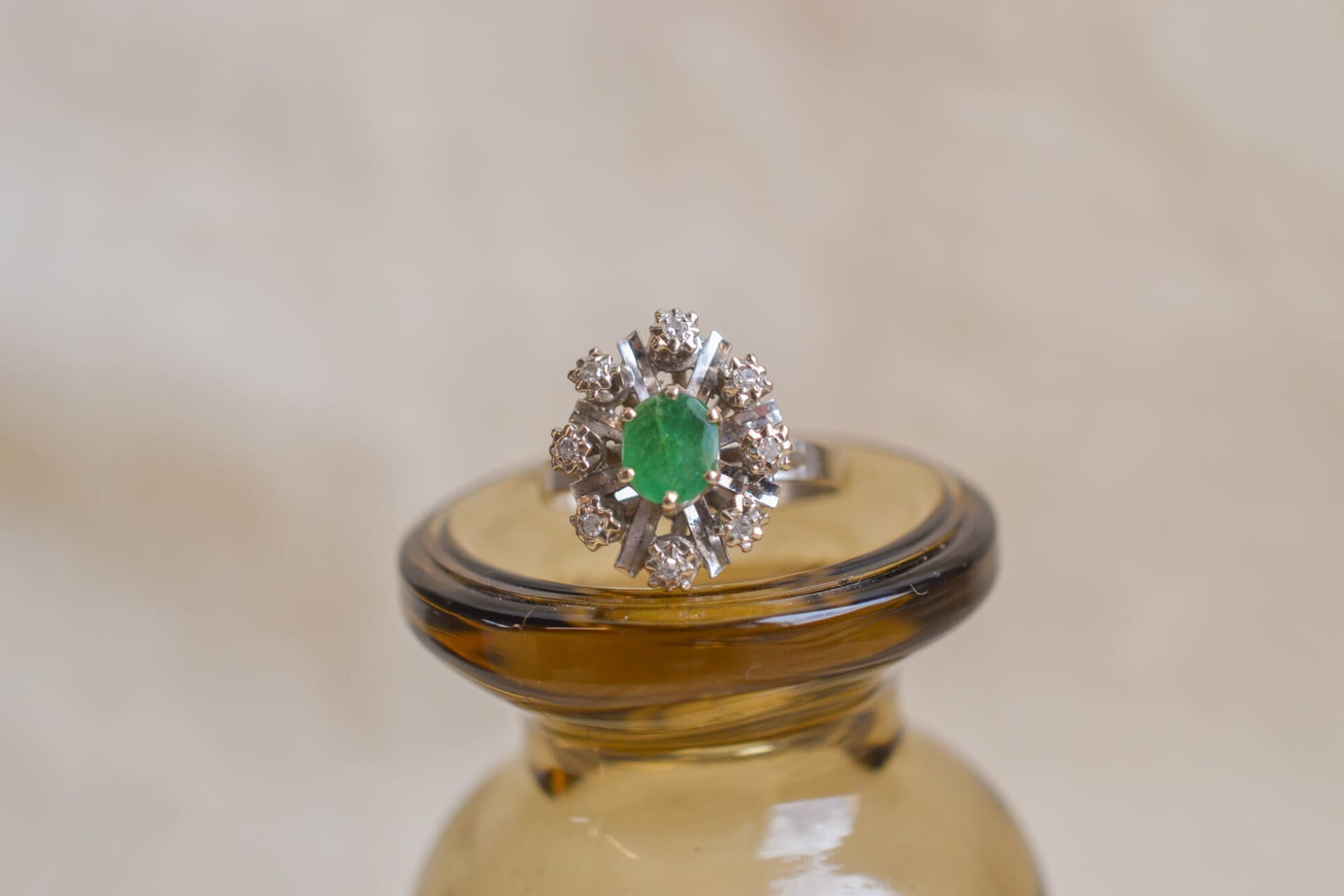 Marguerite Or blanc Émeraude et Diamants