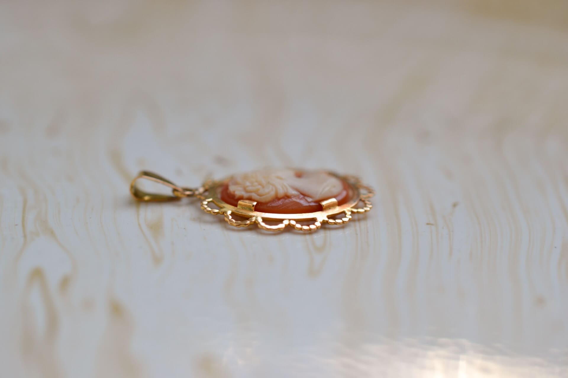 Pendentif Camée dentelle