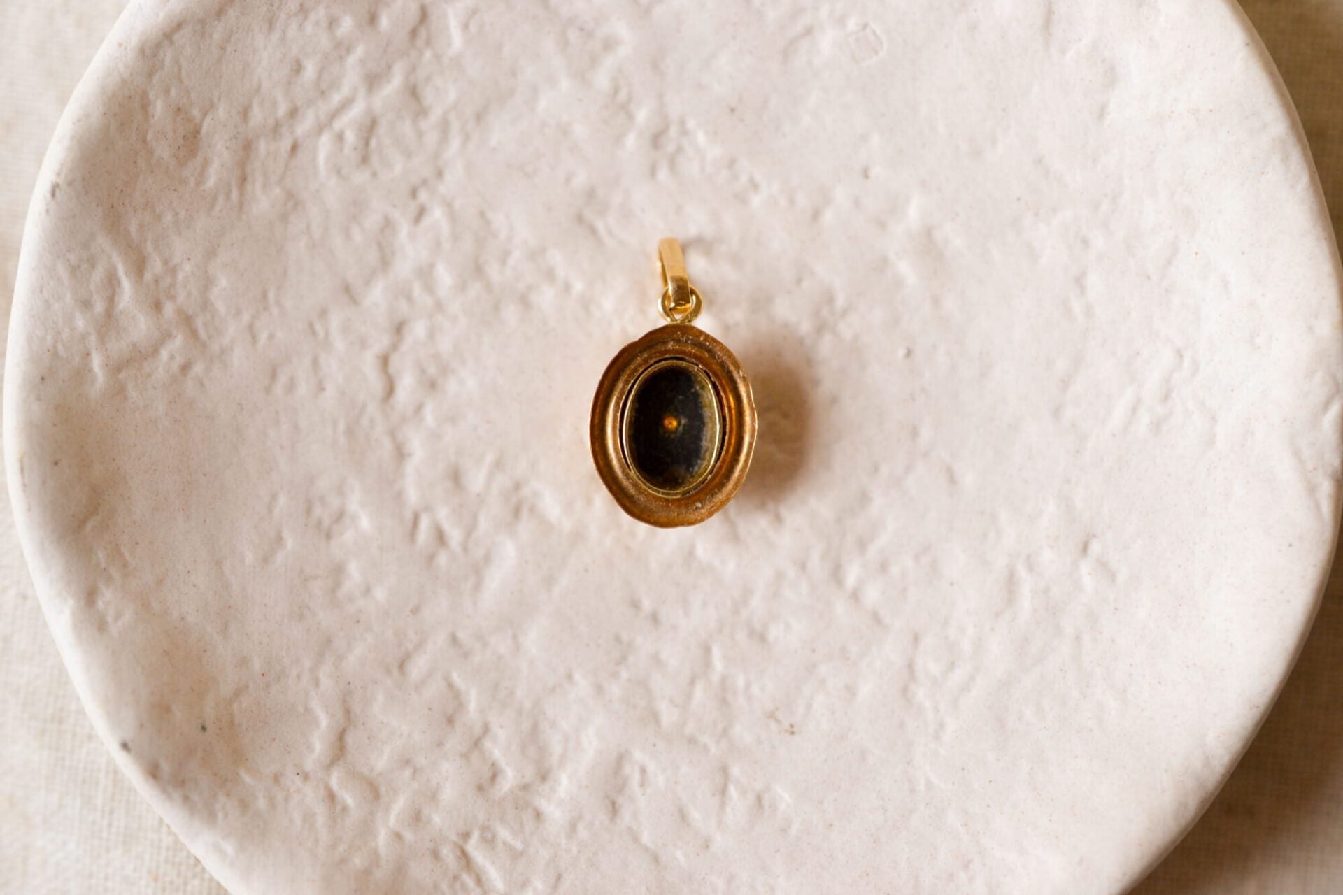 Pendentif Onyx décor torsadé