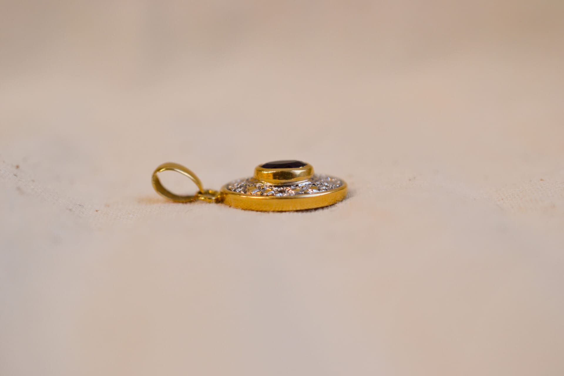 Pendentif oval Améthyste et Diamants