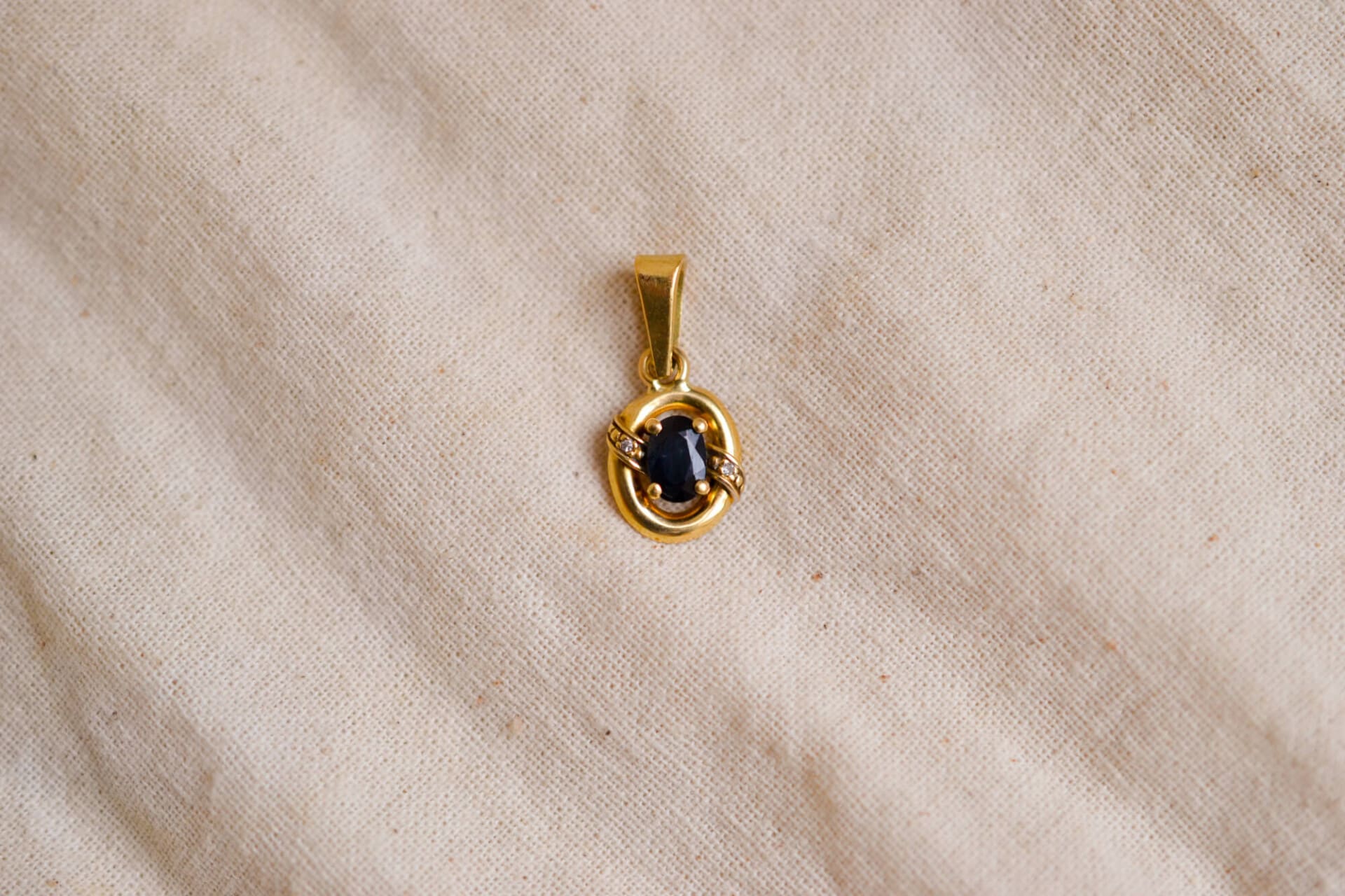 Pendentif oval Saphir et Diamants