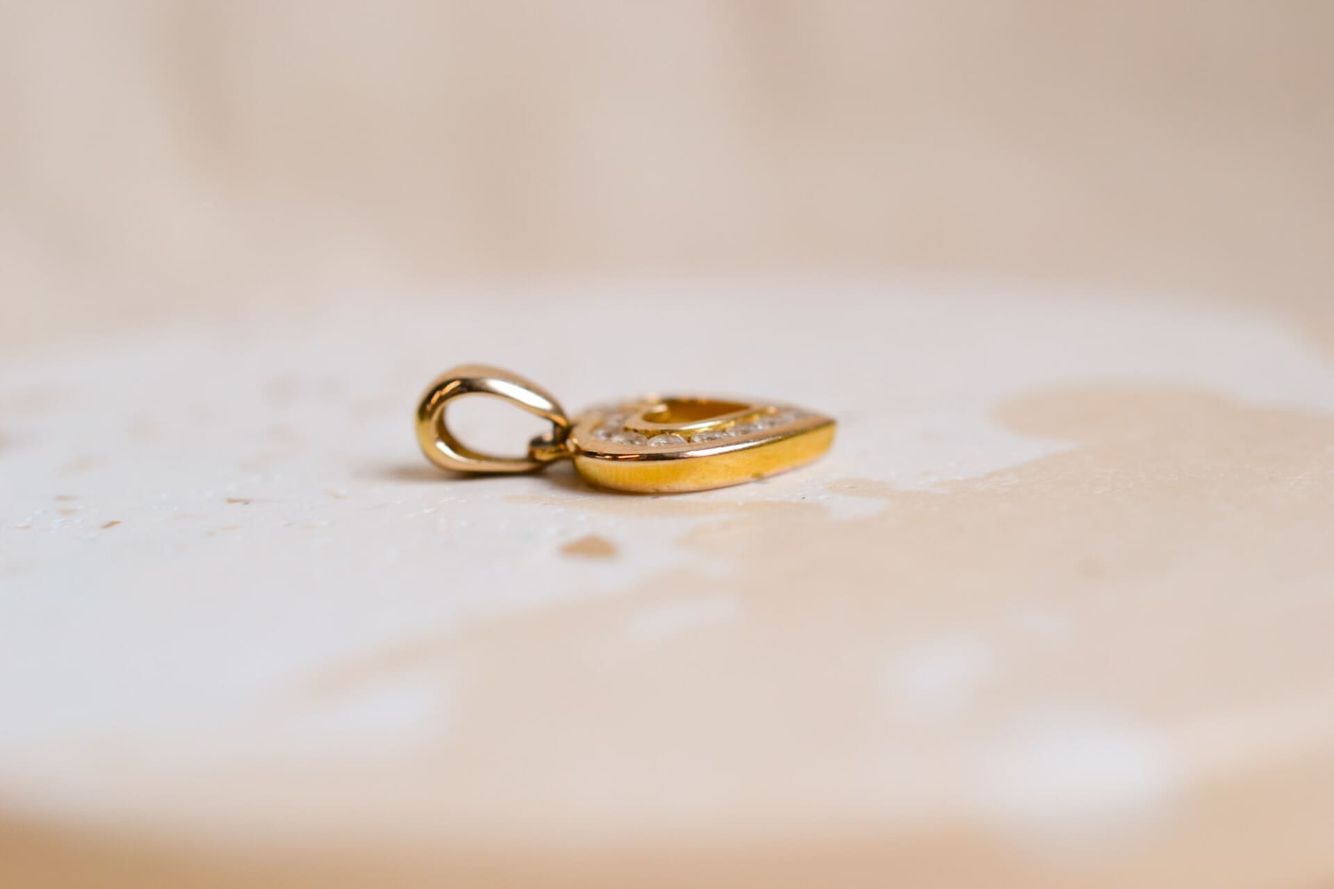 Pendentif coeur ajouré Oxydes