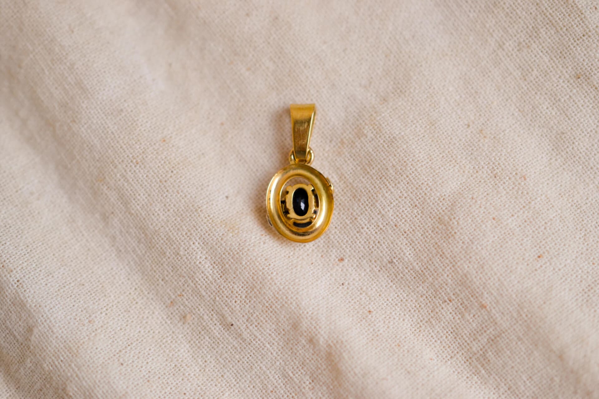 Pendentif oval Saphir et Diamants