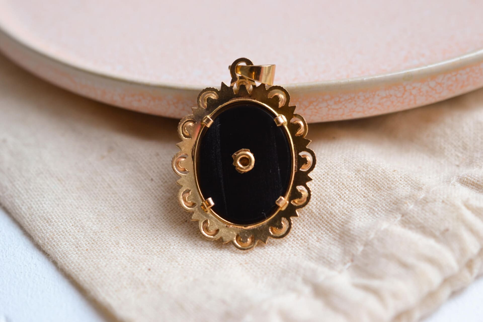 Pendentif fleur Onyx, Turquoises et Perle