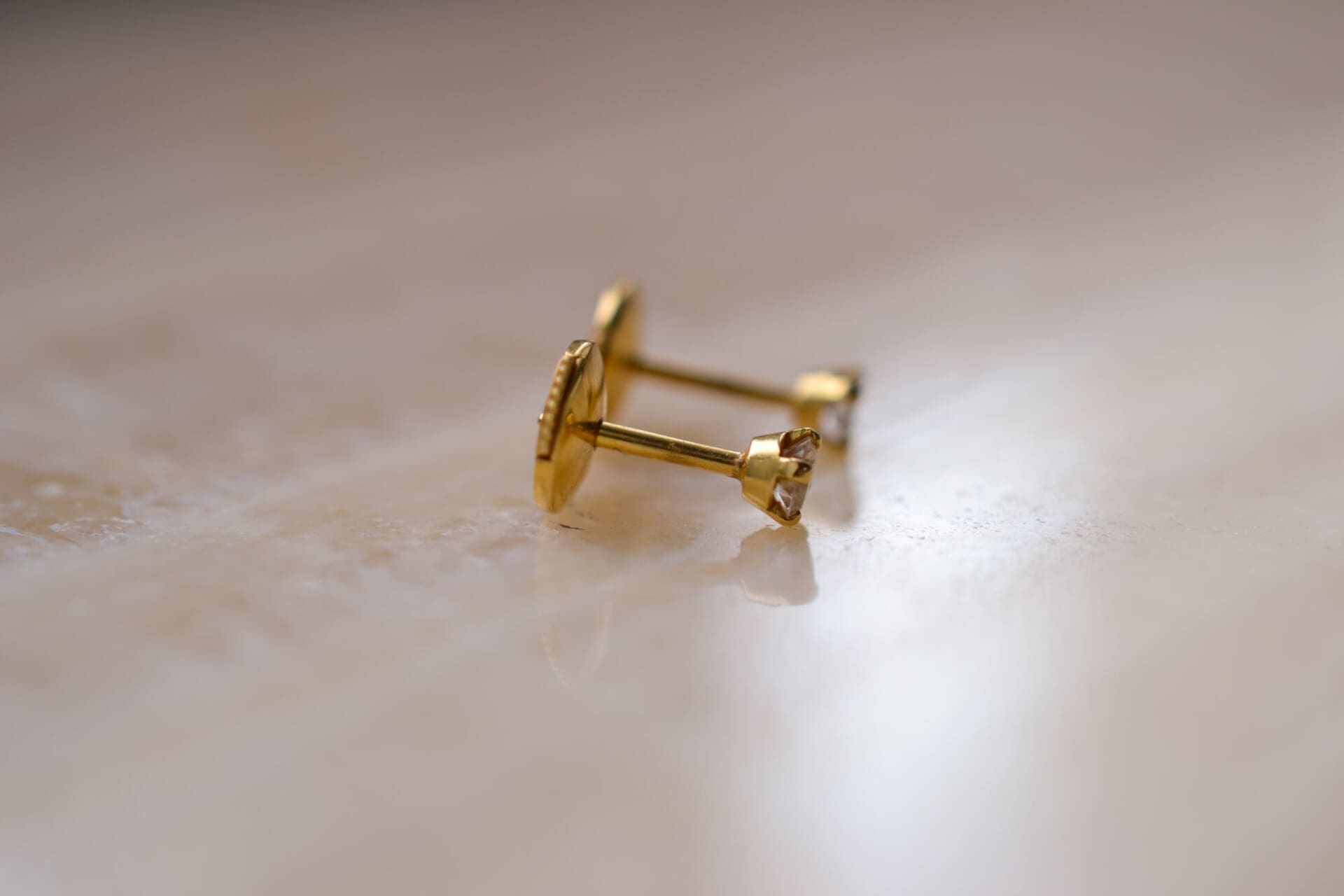 Puces d'oreilles Diamants carrés