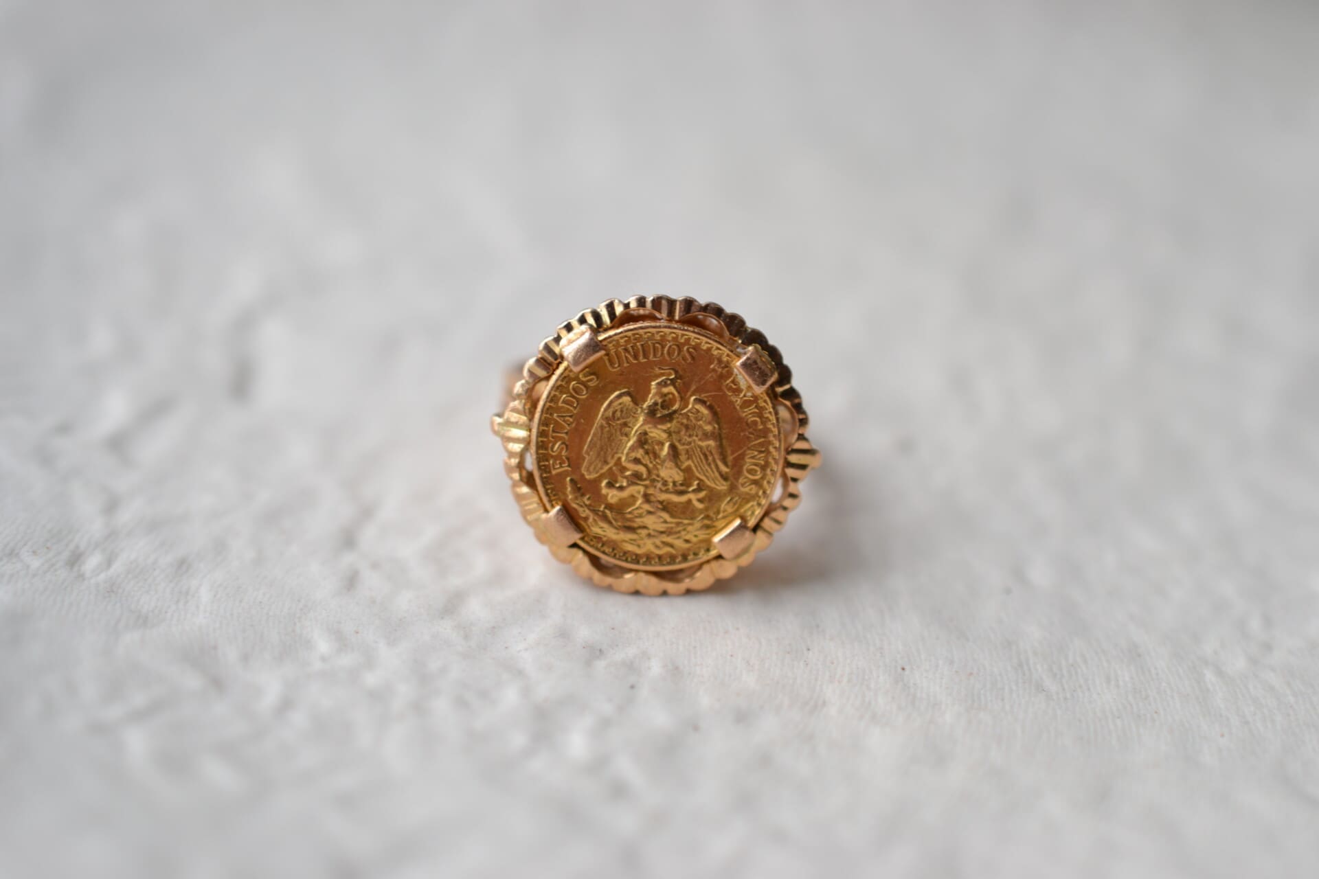 Bague dos pesos Mexique décor cannelé