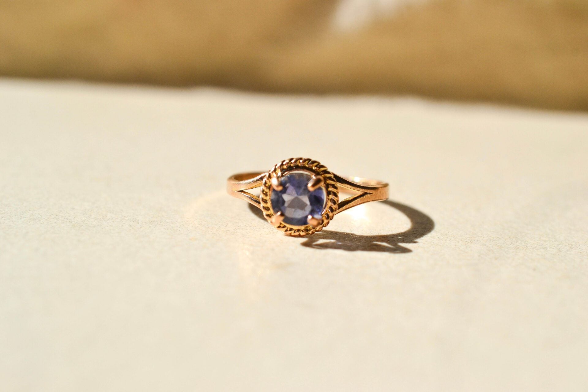 Bague solitaire Améthyste 14K