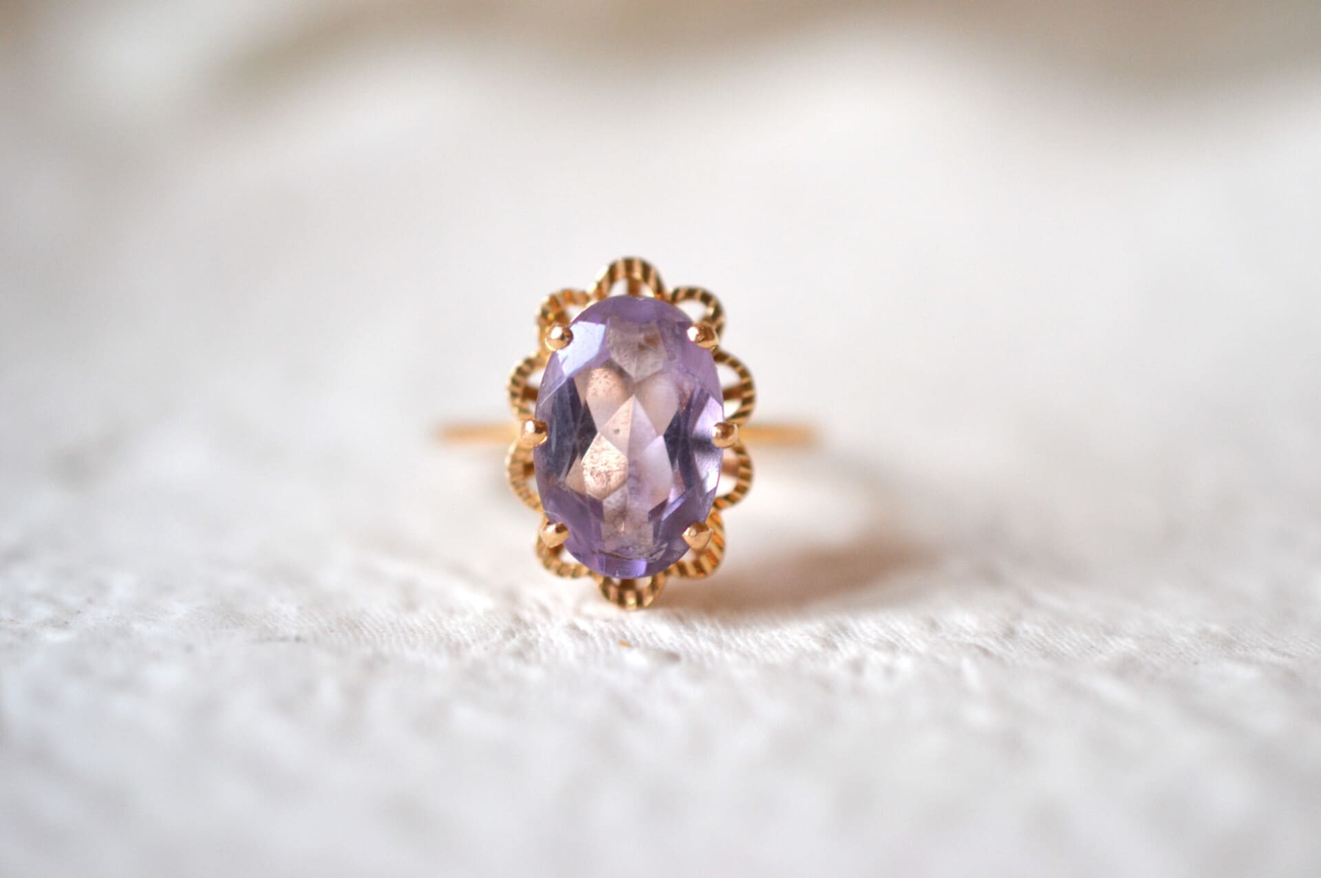 Bague Améthyste décor fleur ajouré