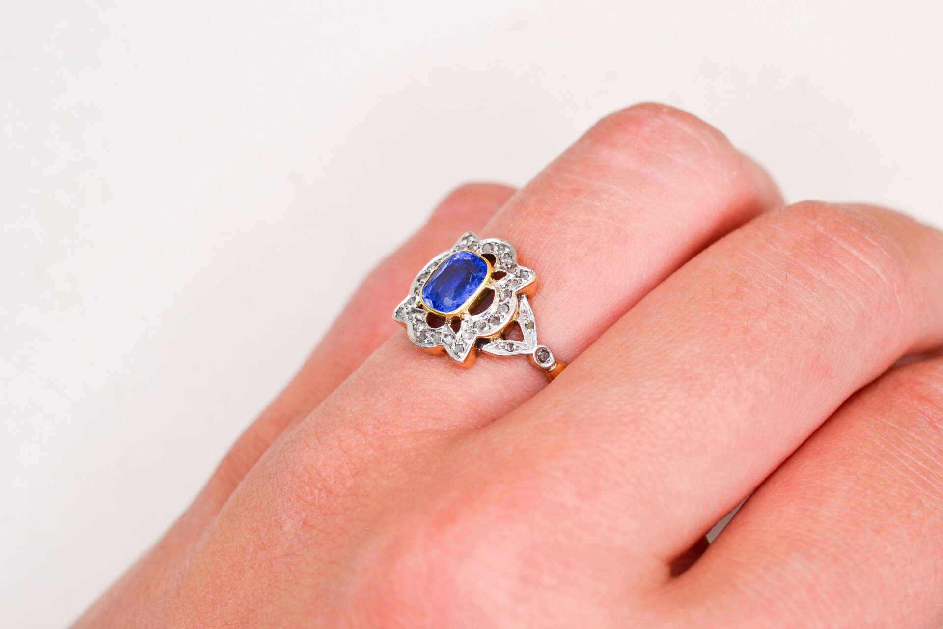 Bague Doublet Grenat & Diamants Polylobée