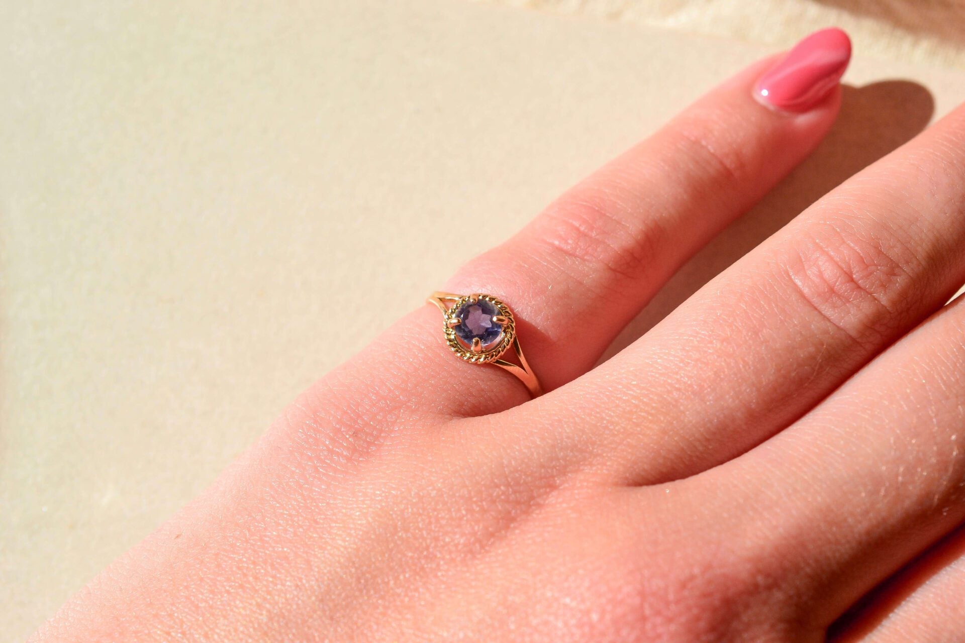Bague solitaire Améthyste 14K
