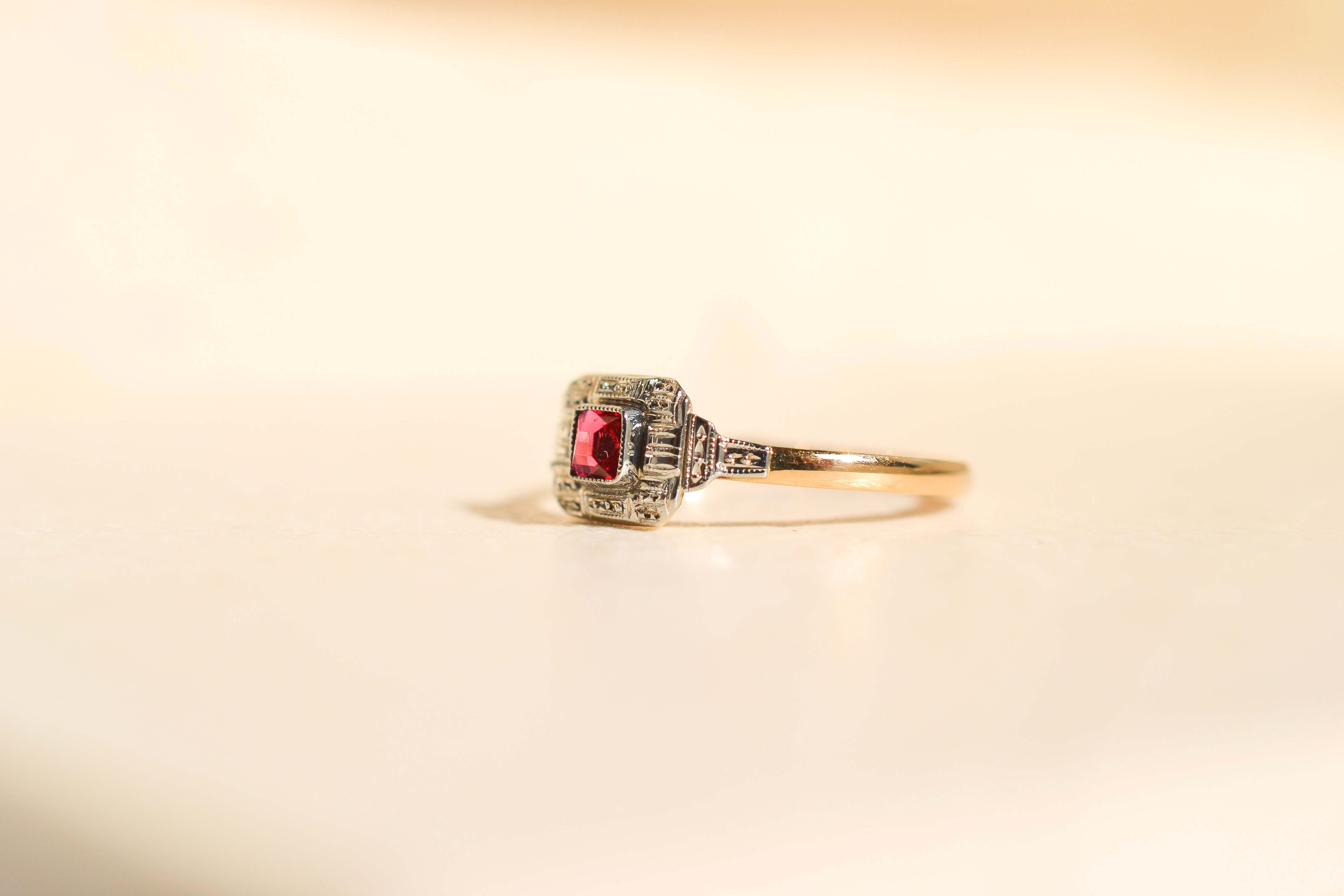 Bague Art Déco Verre rouge