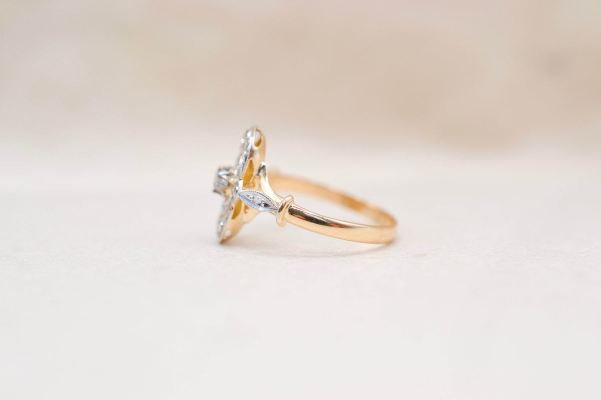 Bague médaillon ajourée Diamants