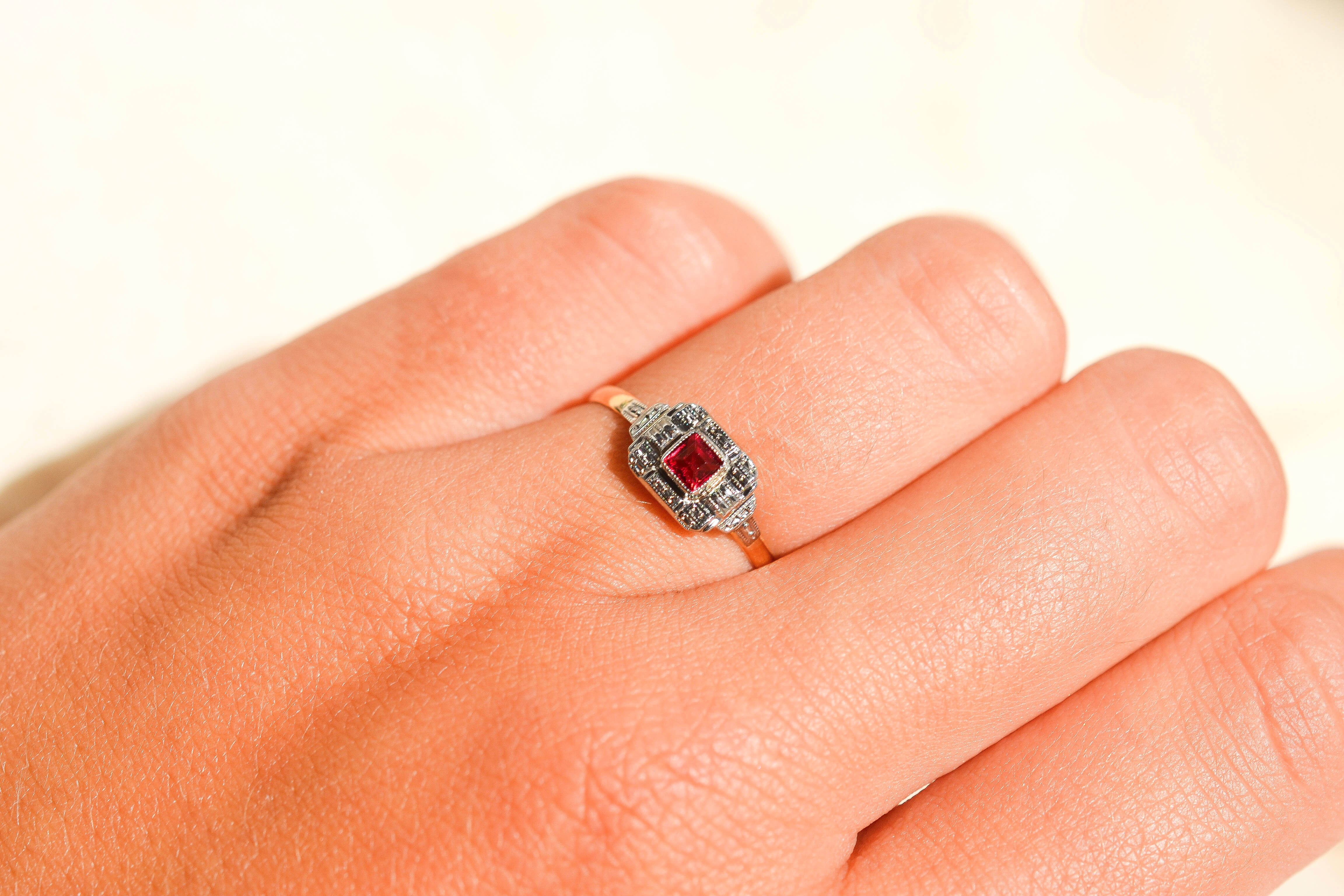 Bague Art Déco Verre rouge