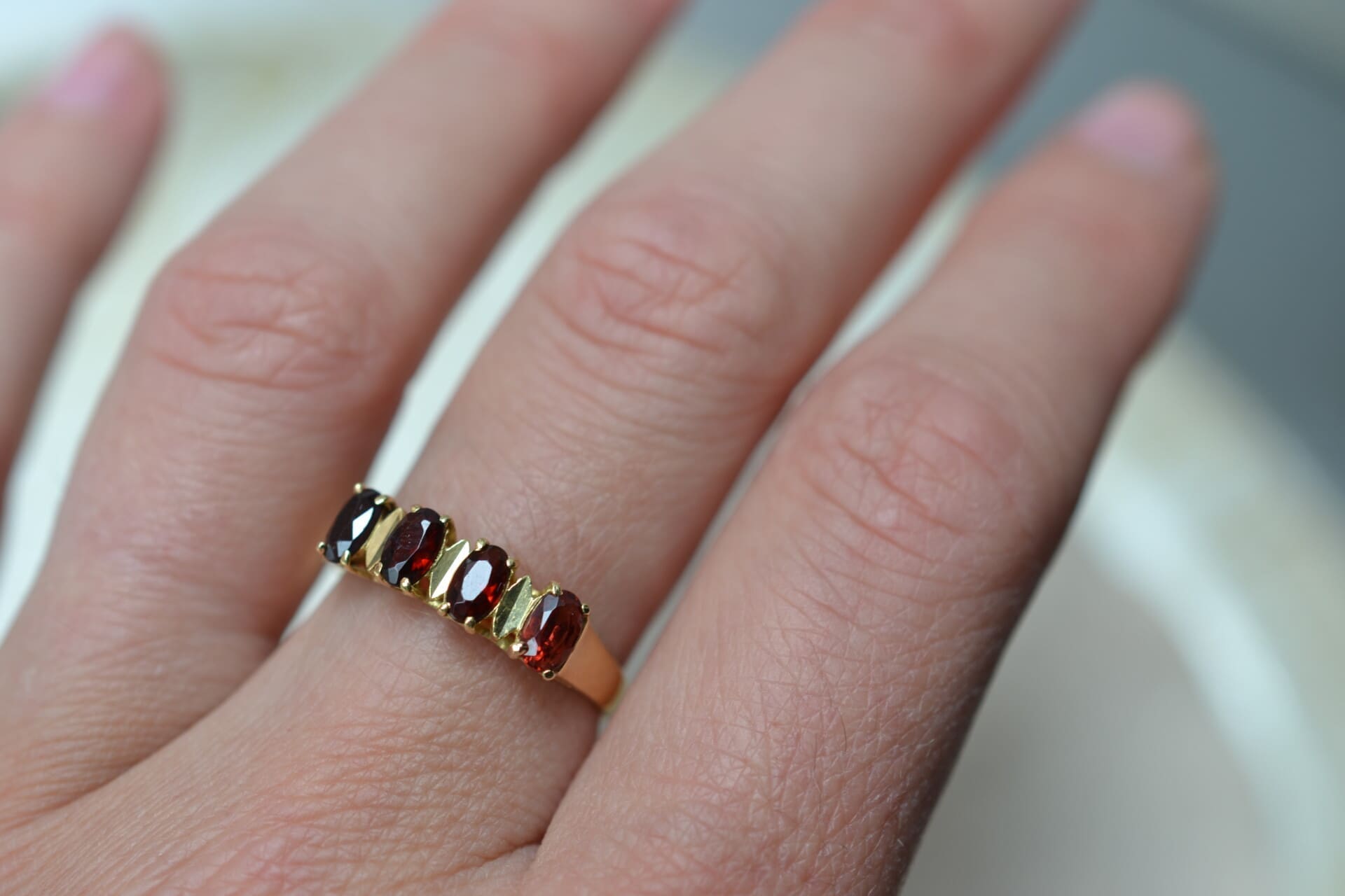 Bague jarretière Grenat Pyrope