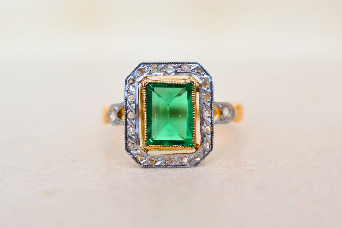 Bague octogonale 2 Ors Diamants pierre verte