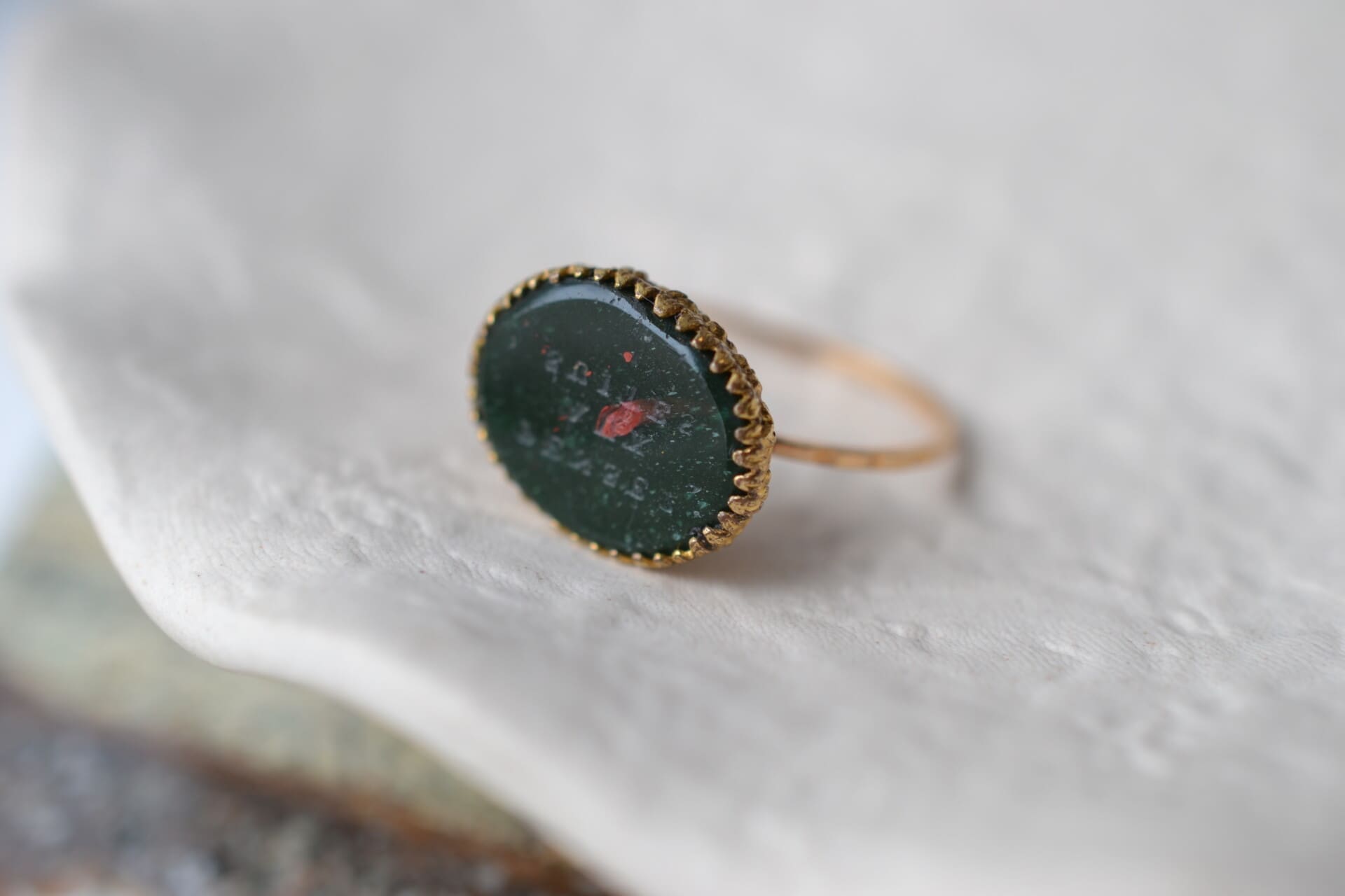Bague Jaspe Sanguin « Pensez aux suites »