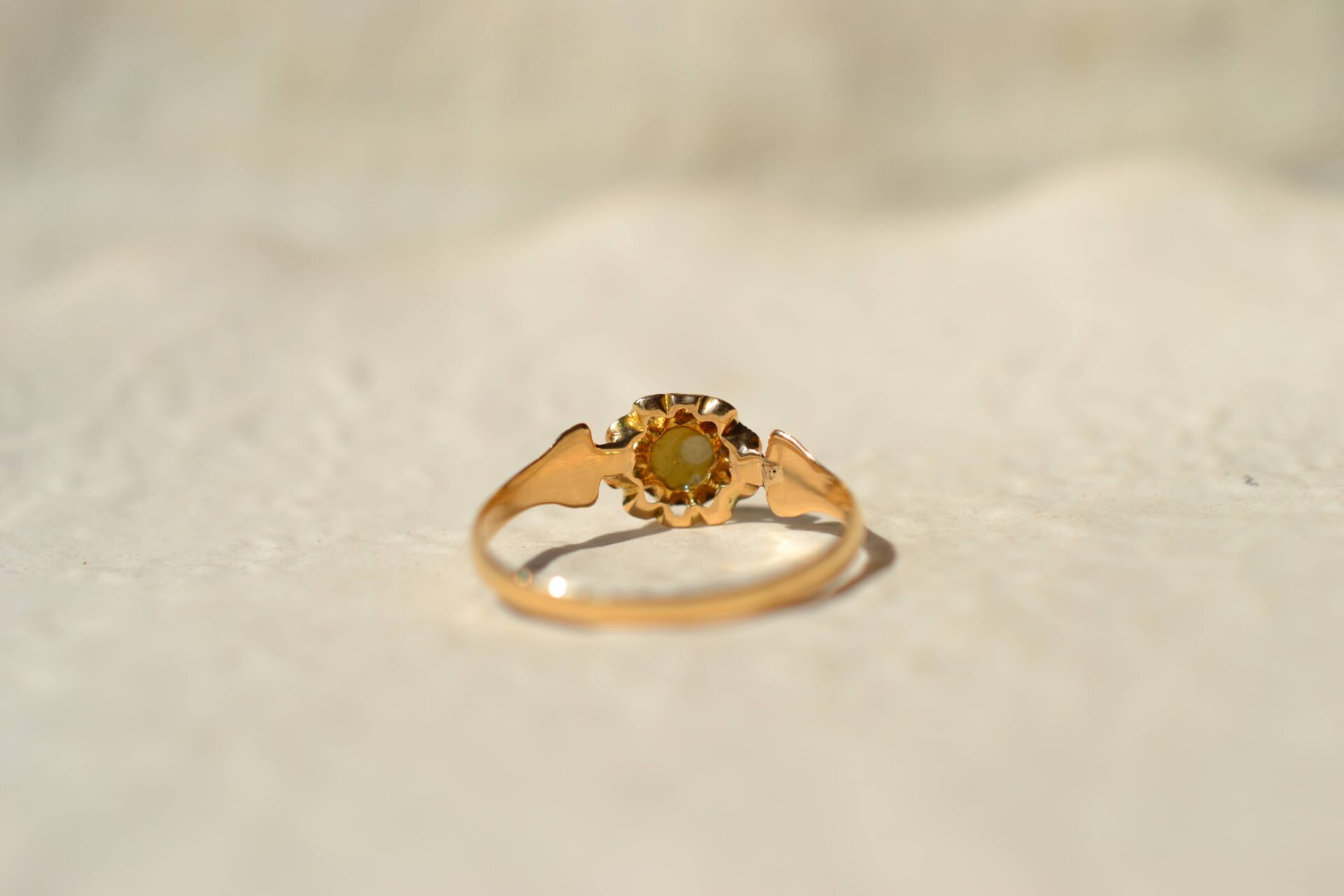 Bague fleur ajourée Perle