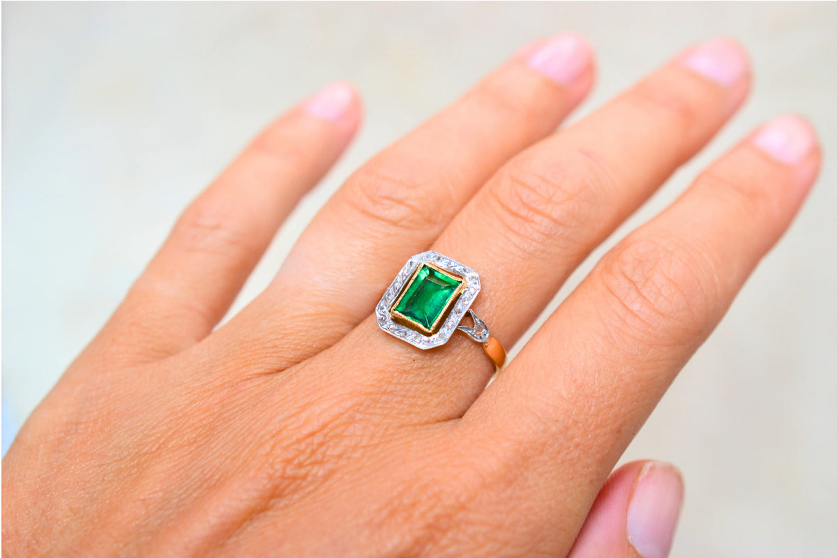 Bague octogonale 2 Ors Diamants pierre verte
