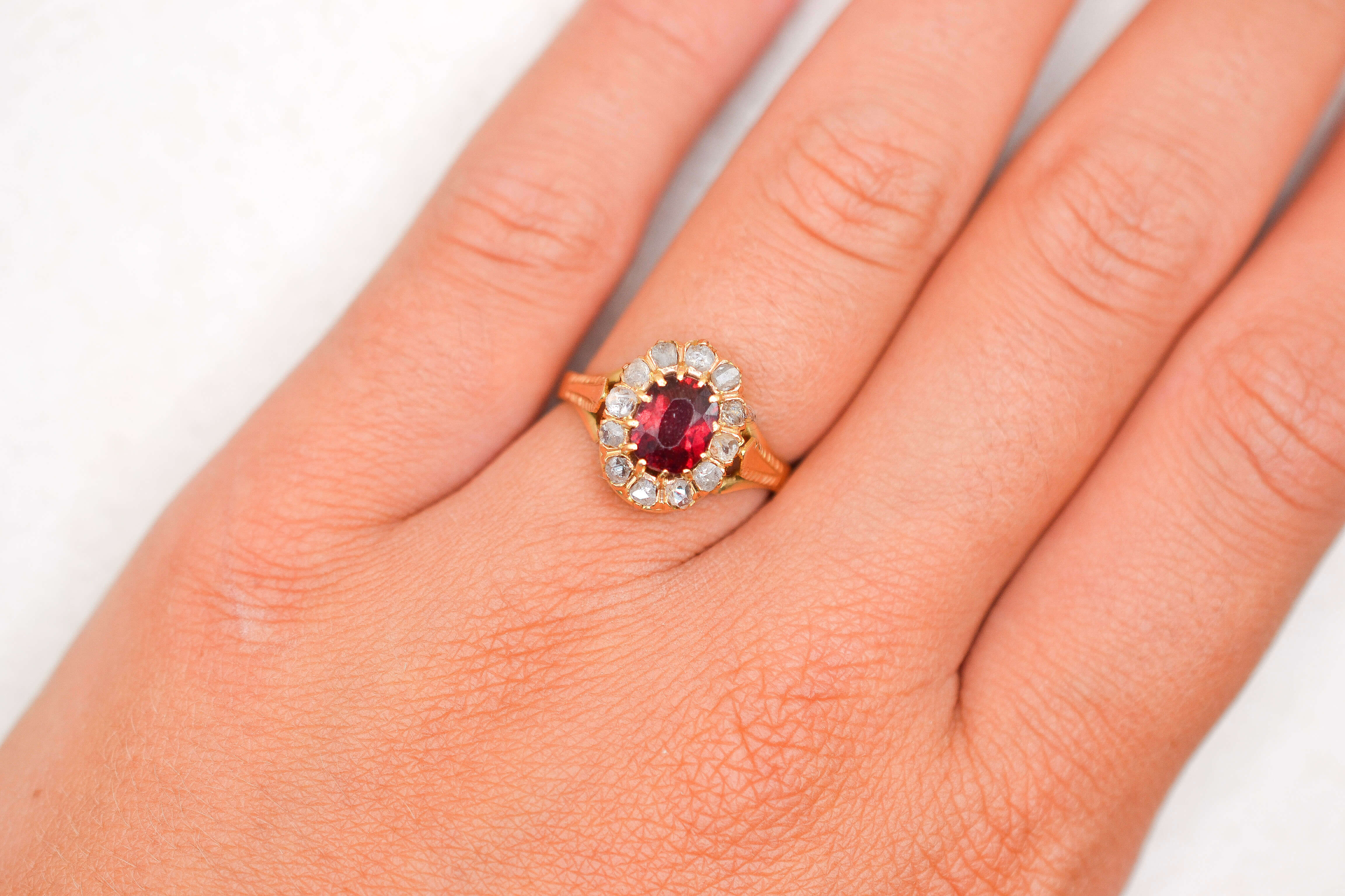 Bague Marguerite Grenat Diamants