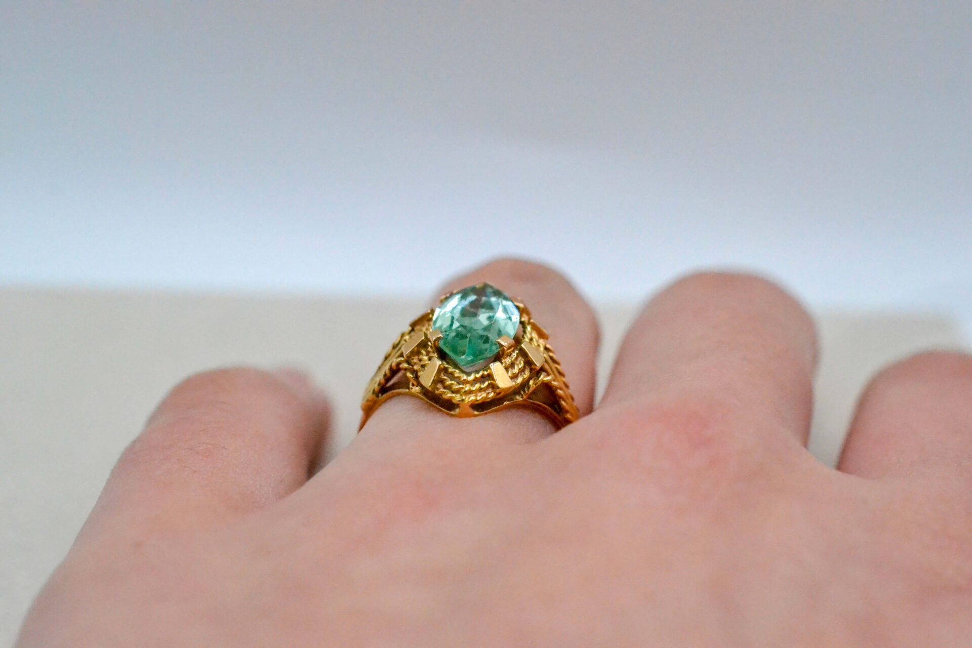 Bague Spinelle synthétique navette