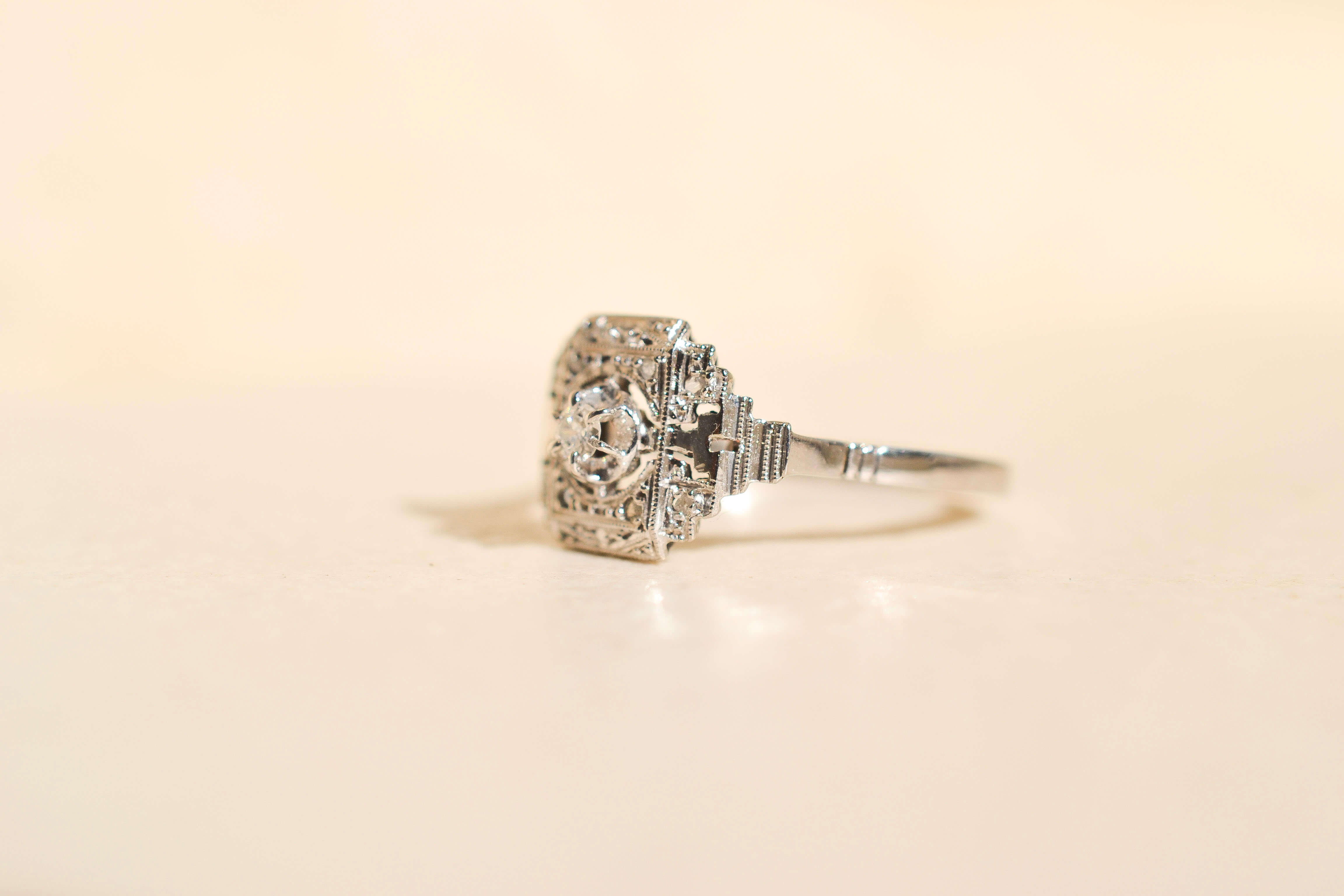 Bague Art Déco Plateau Architecture Diamant
