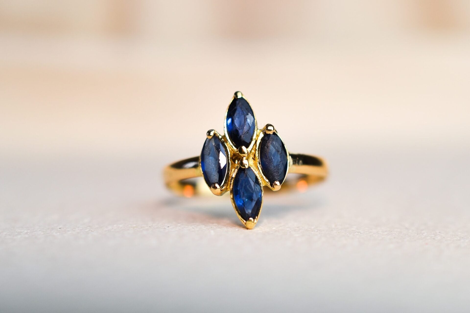Bague Saphirs navettes