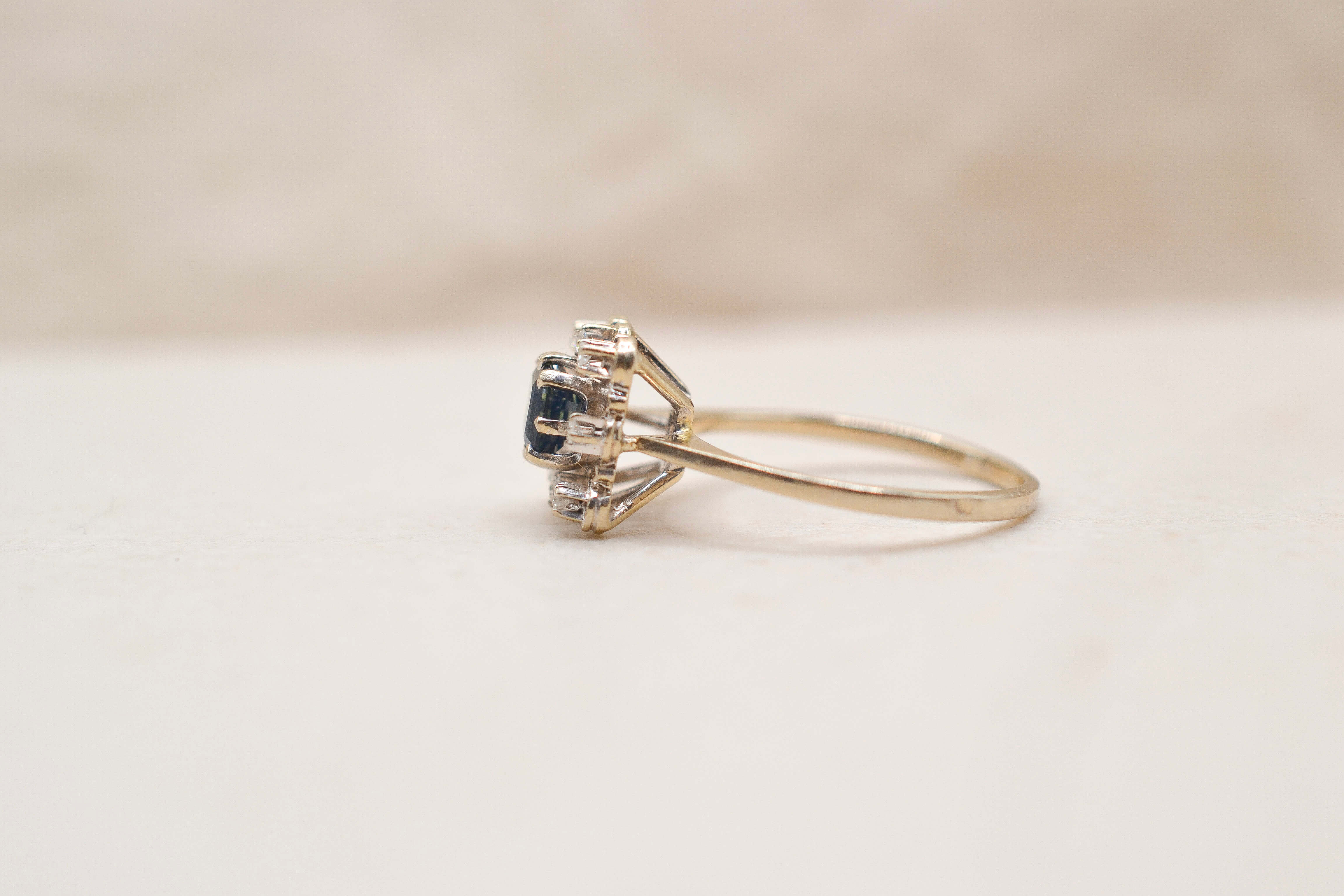 Bague Marguerite carrée Saphir