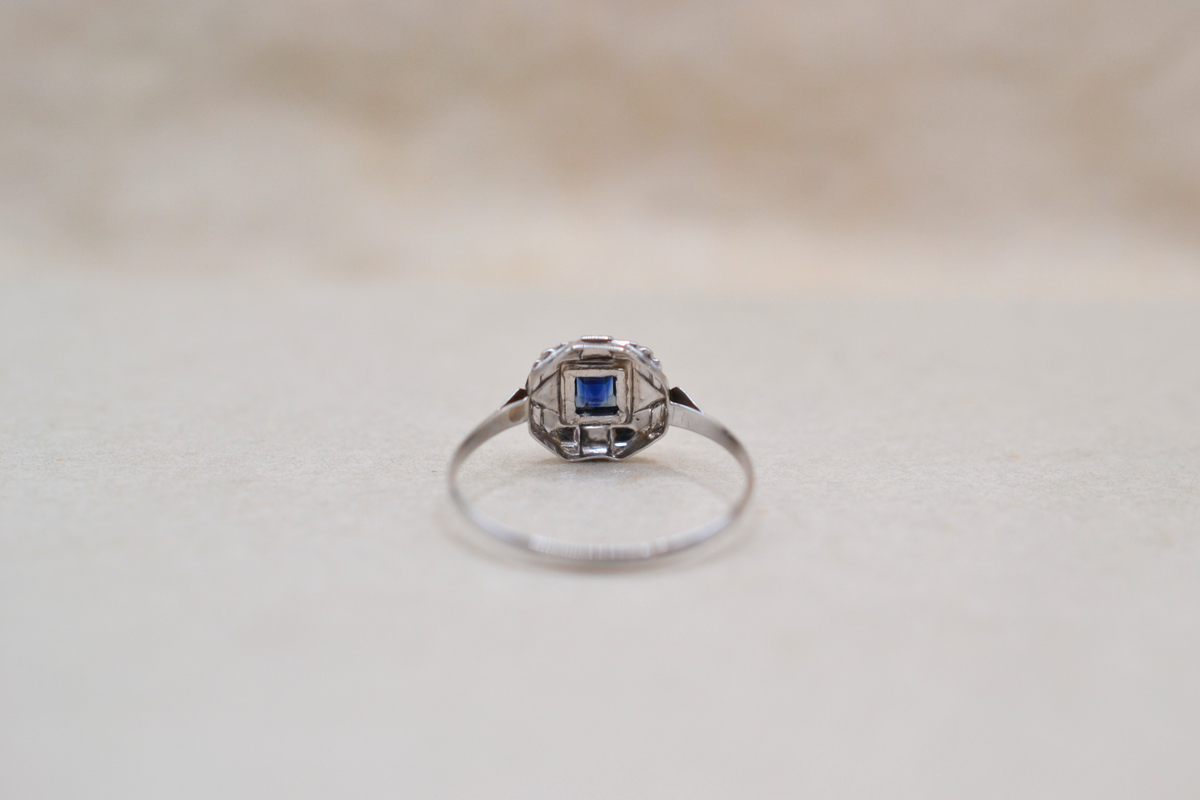 Bague Art Deco Saphir Or blanc