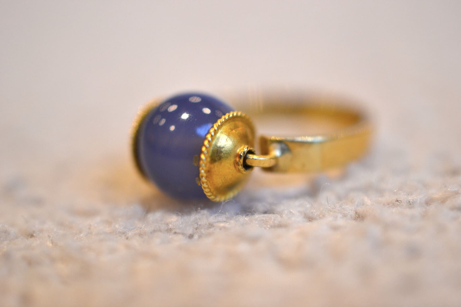 Bague boule de Calcédoine bleue