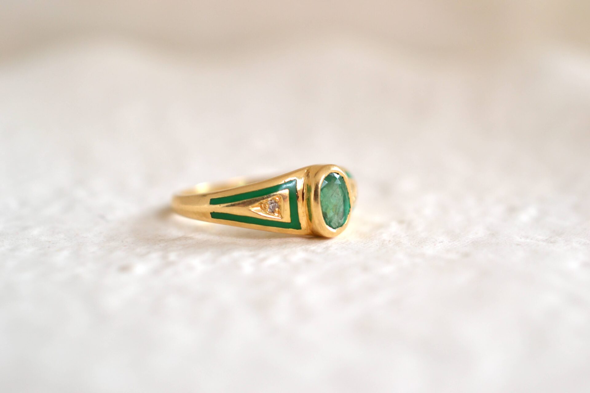 Bague Émeraude émail et Diamants