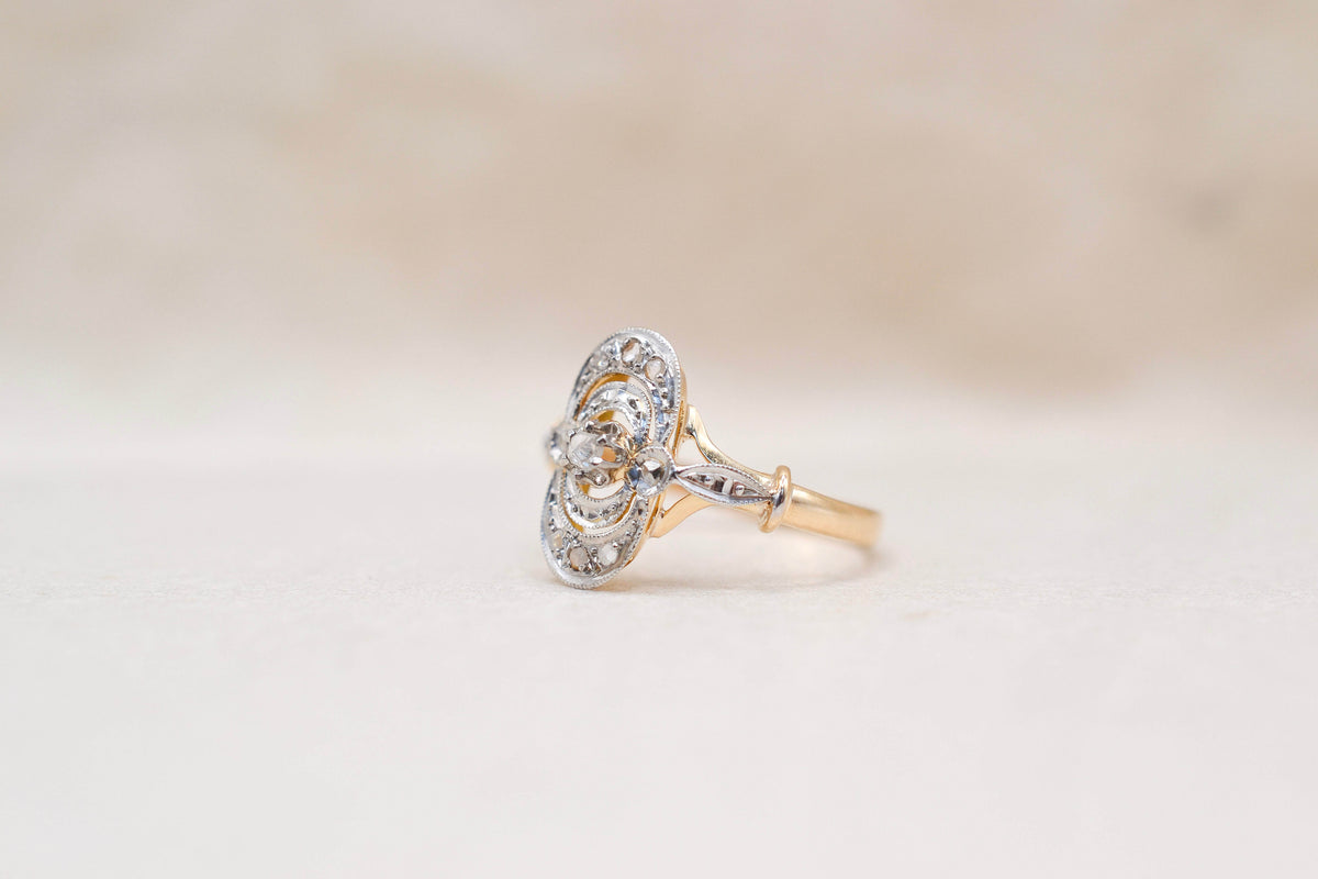 Bague médaillon ajourée Diamants