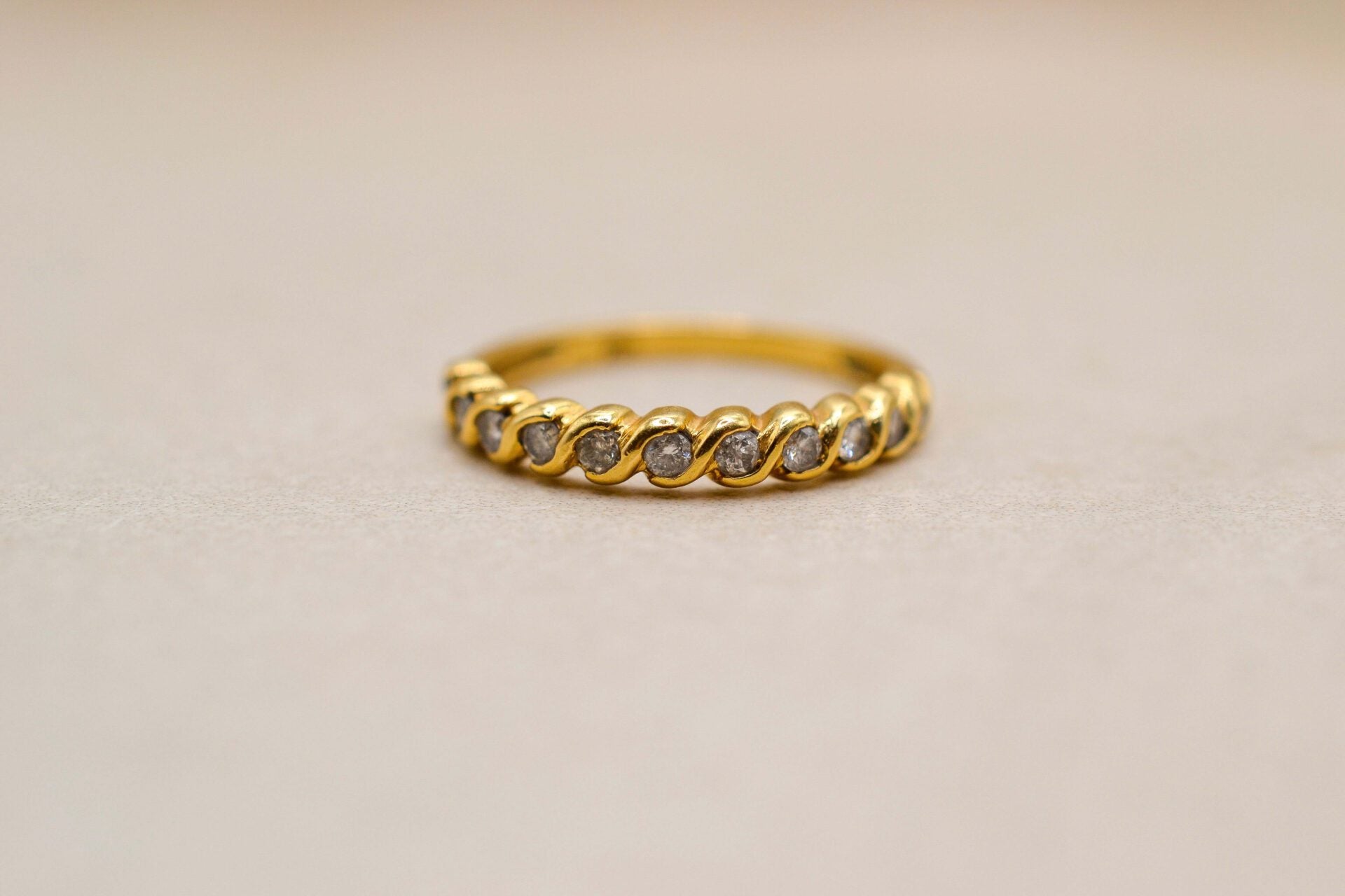 Bague anneau Or jaune et Diamant