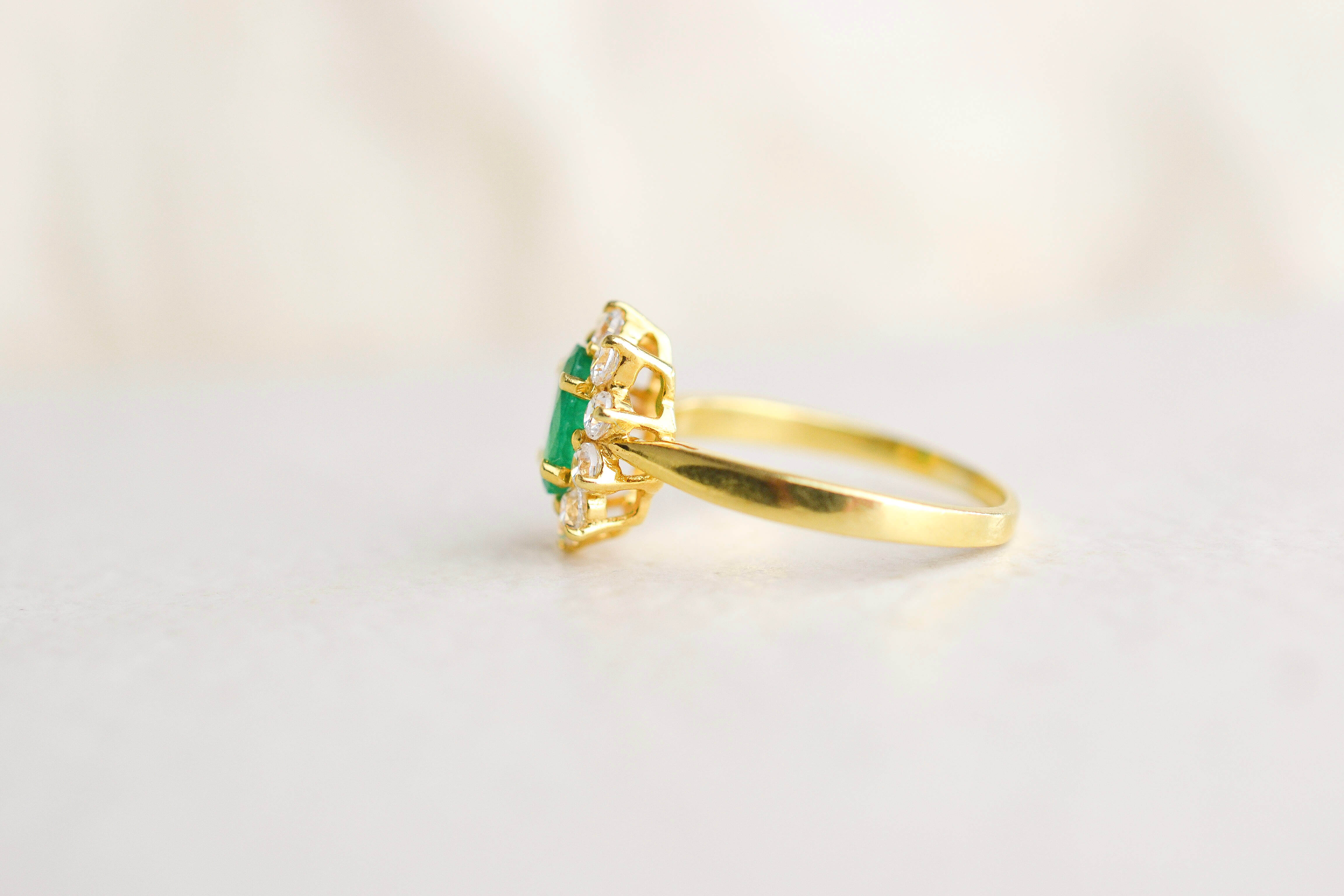 Bague marguerite Emeraude & Oxydes