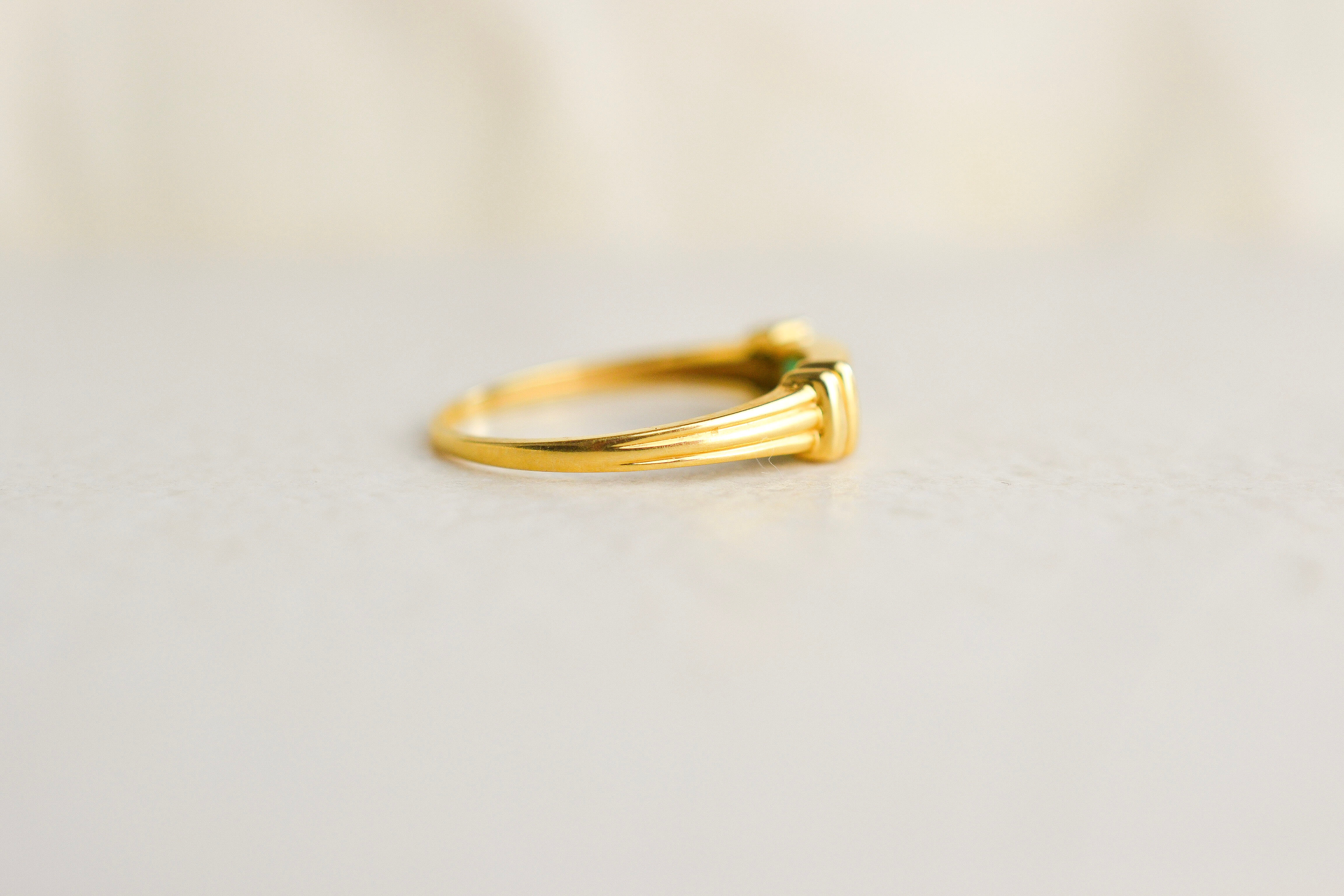 Bague jarretière Emeraude