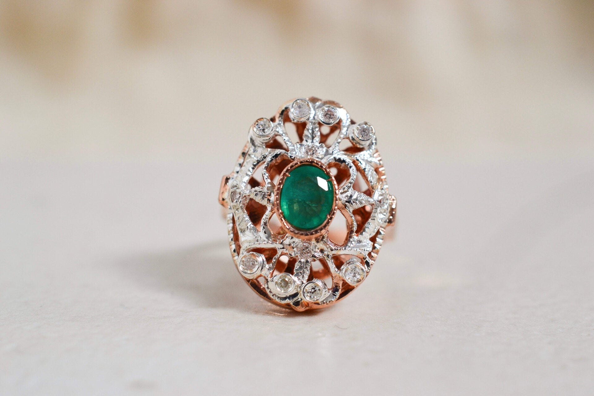 Bague ovale Emeraude & Diamants