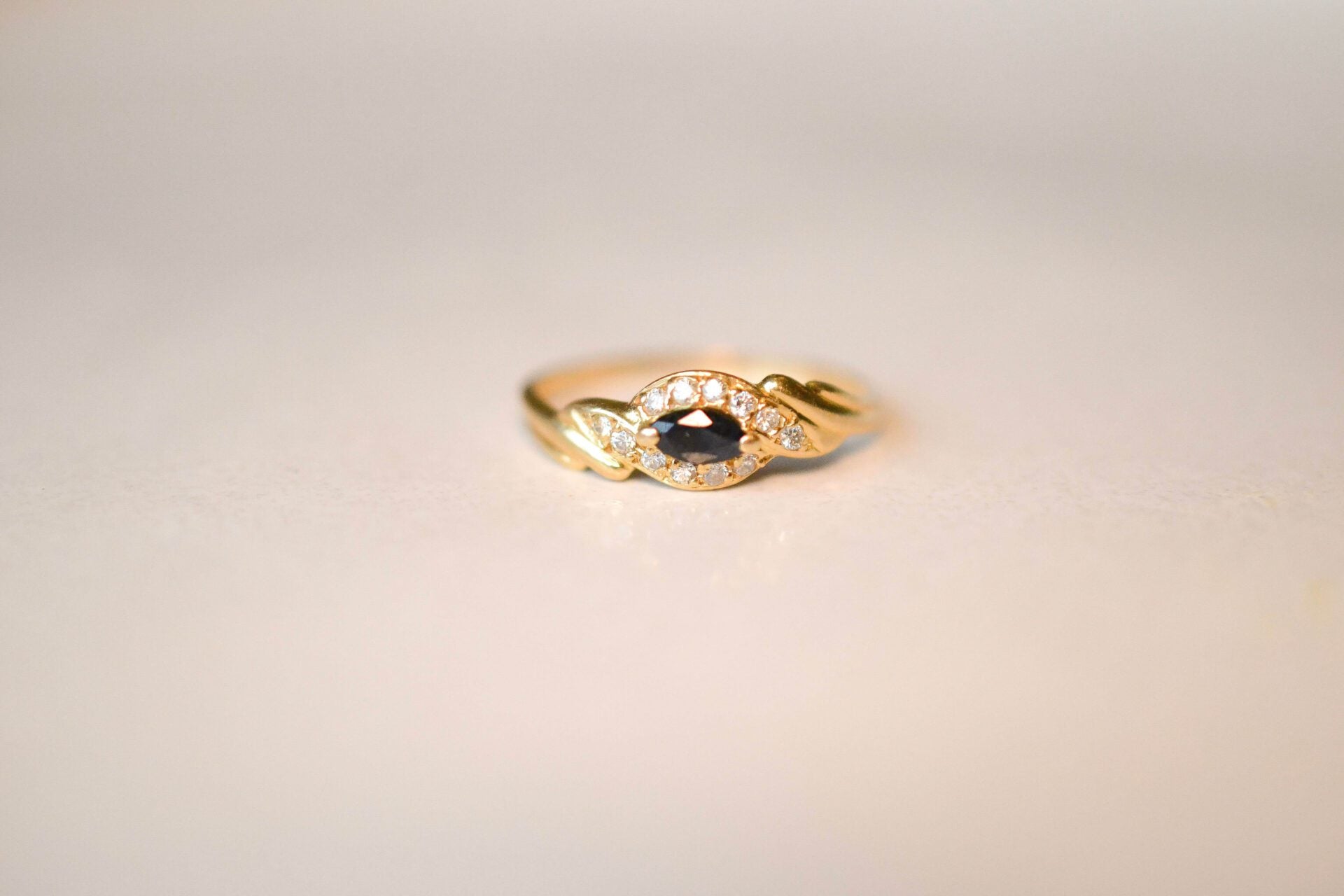 Bague torsadée Saphir Diamants